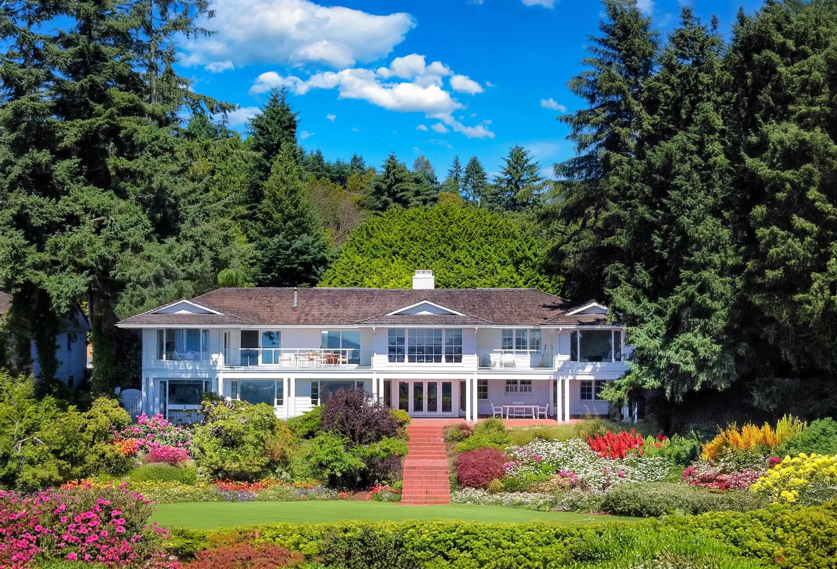 790 Fairmile Road