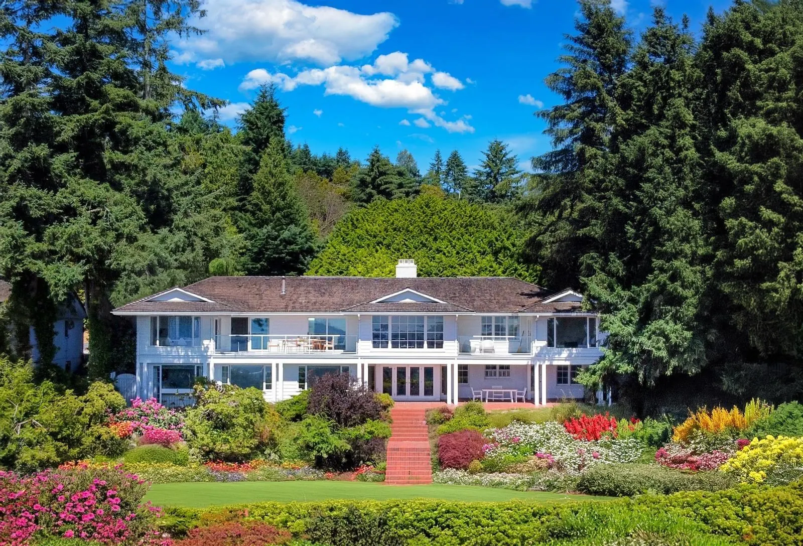 790 Fairmile Road