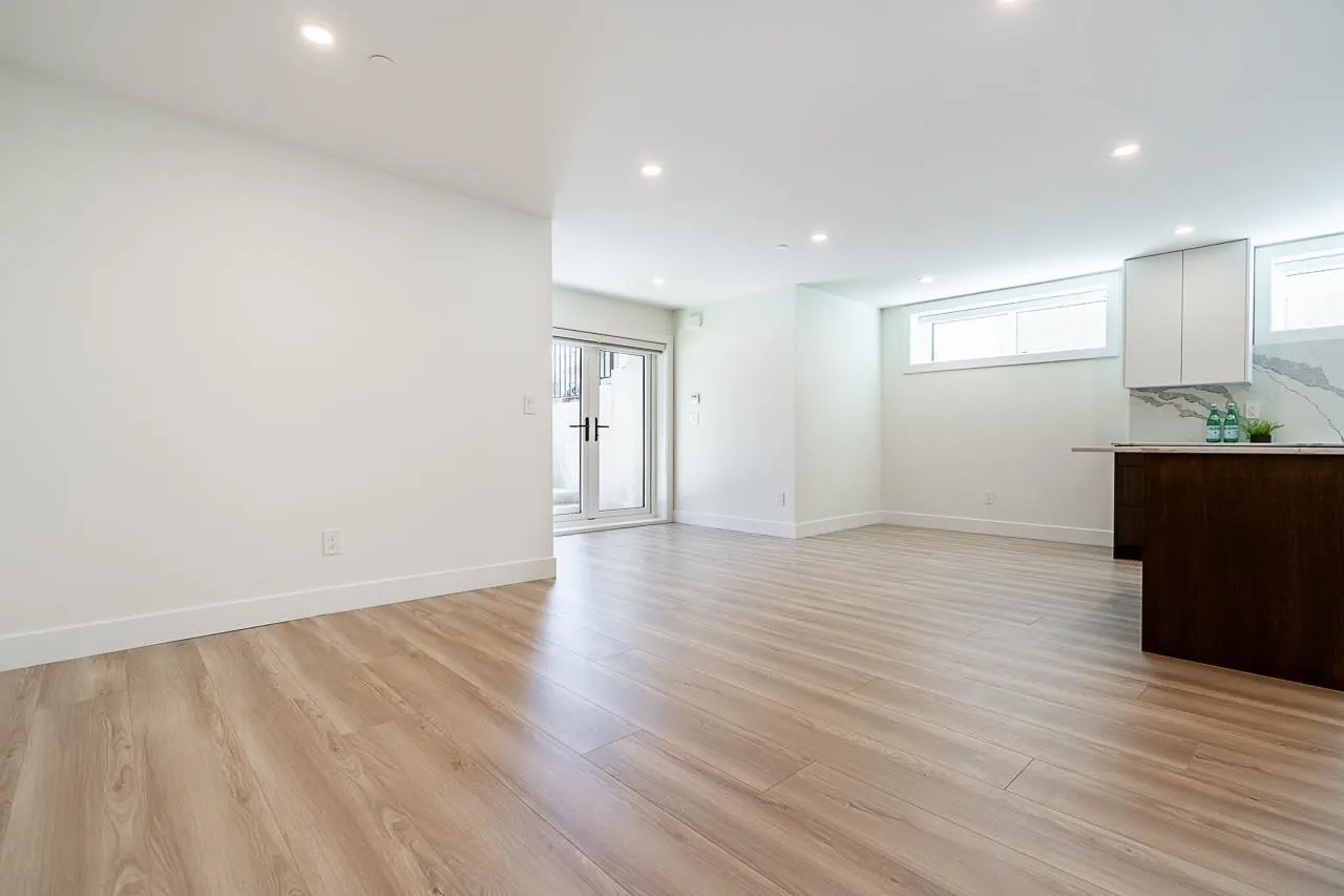 30XX E 56th Avenue