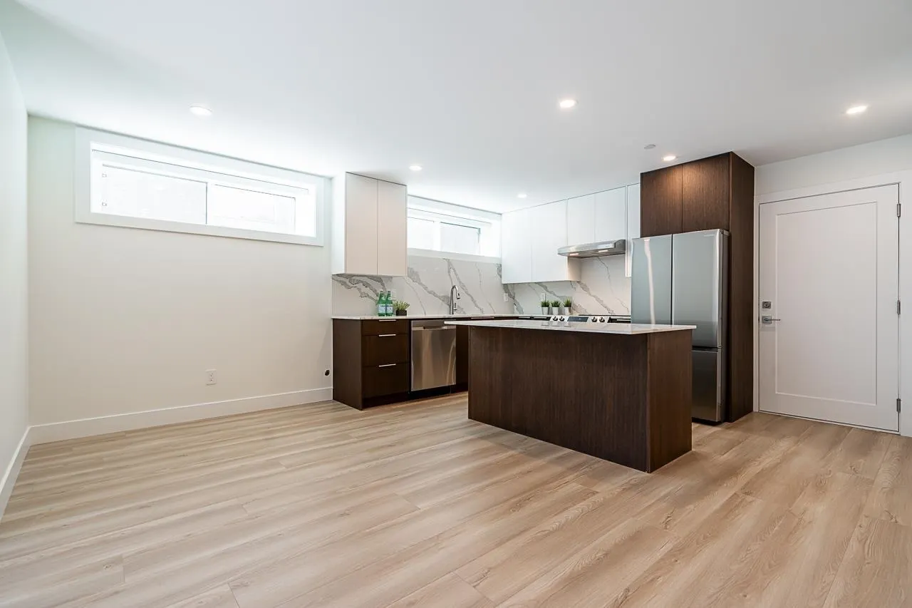 30XX E 56th Avenue