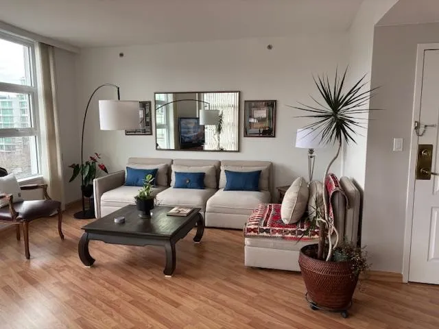 401 1788 W Georgia Street