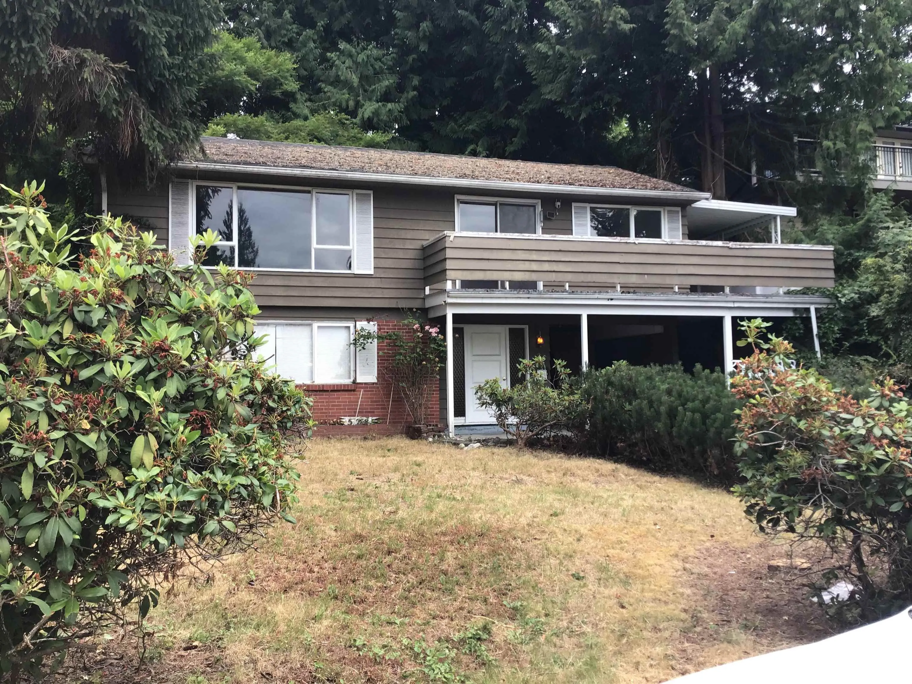528 Greenway Avenue