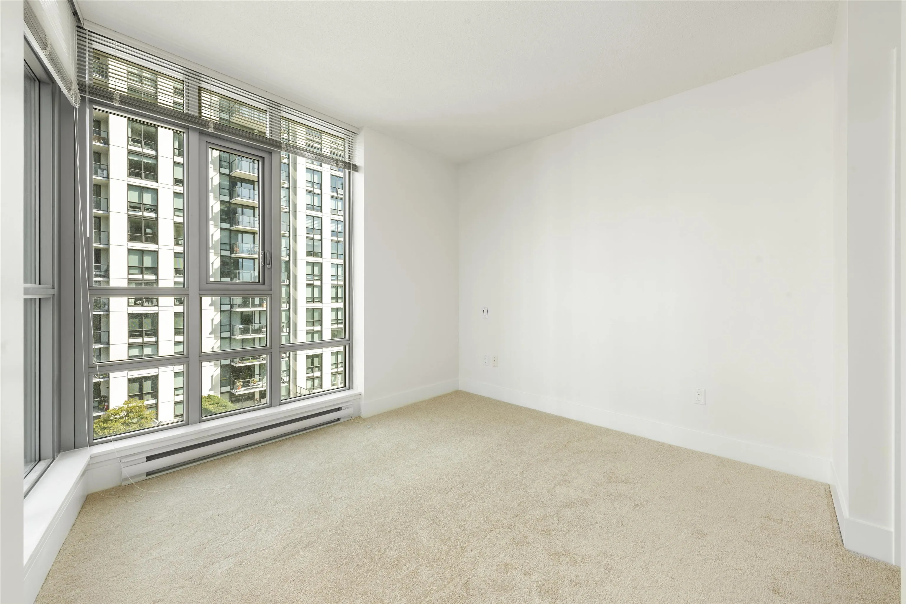 1002 3008 Glen Drive