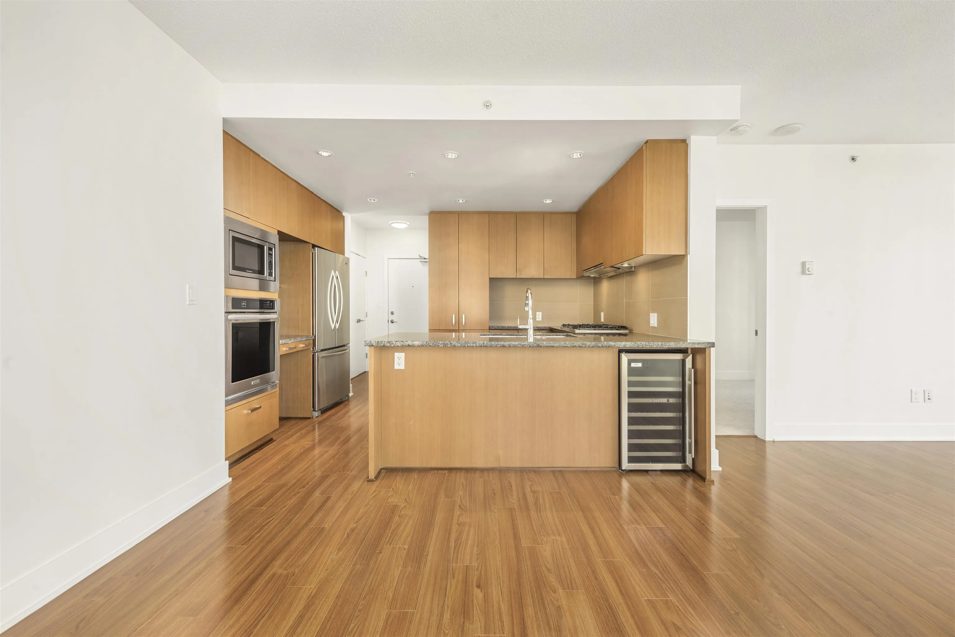 1002 3008 Glen Drive