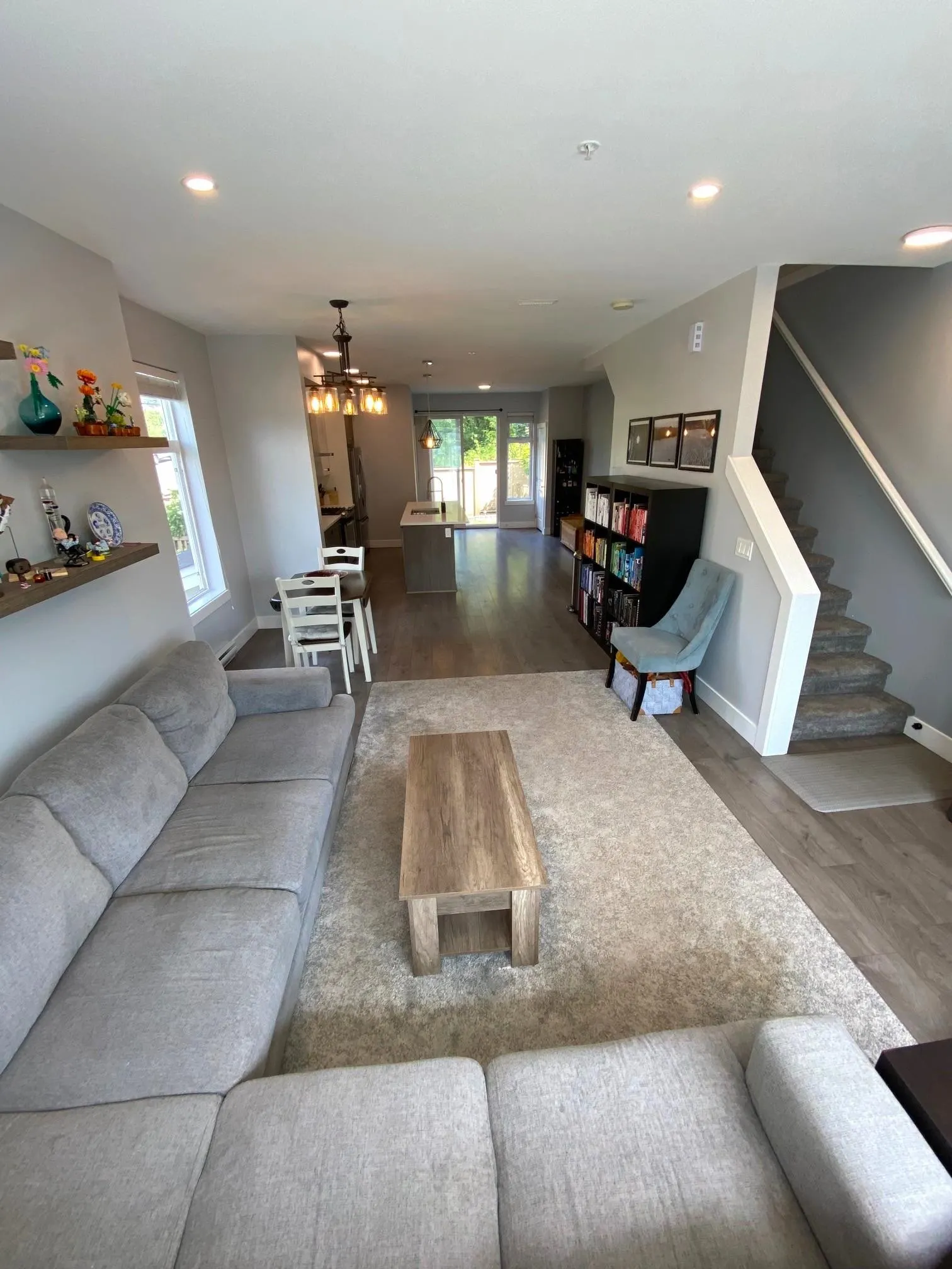 14 24108 104 Avenue