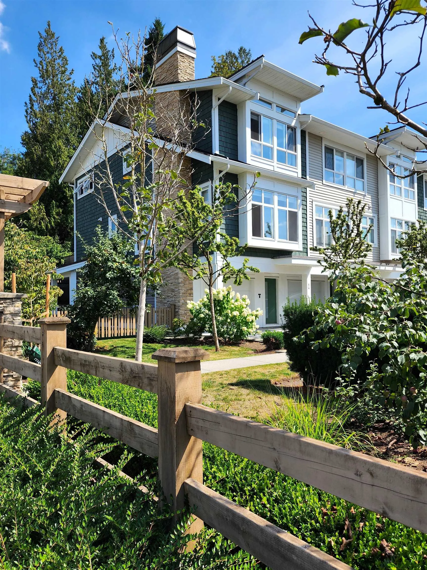 14 24108 104 Avenue