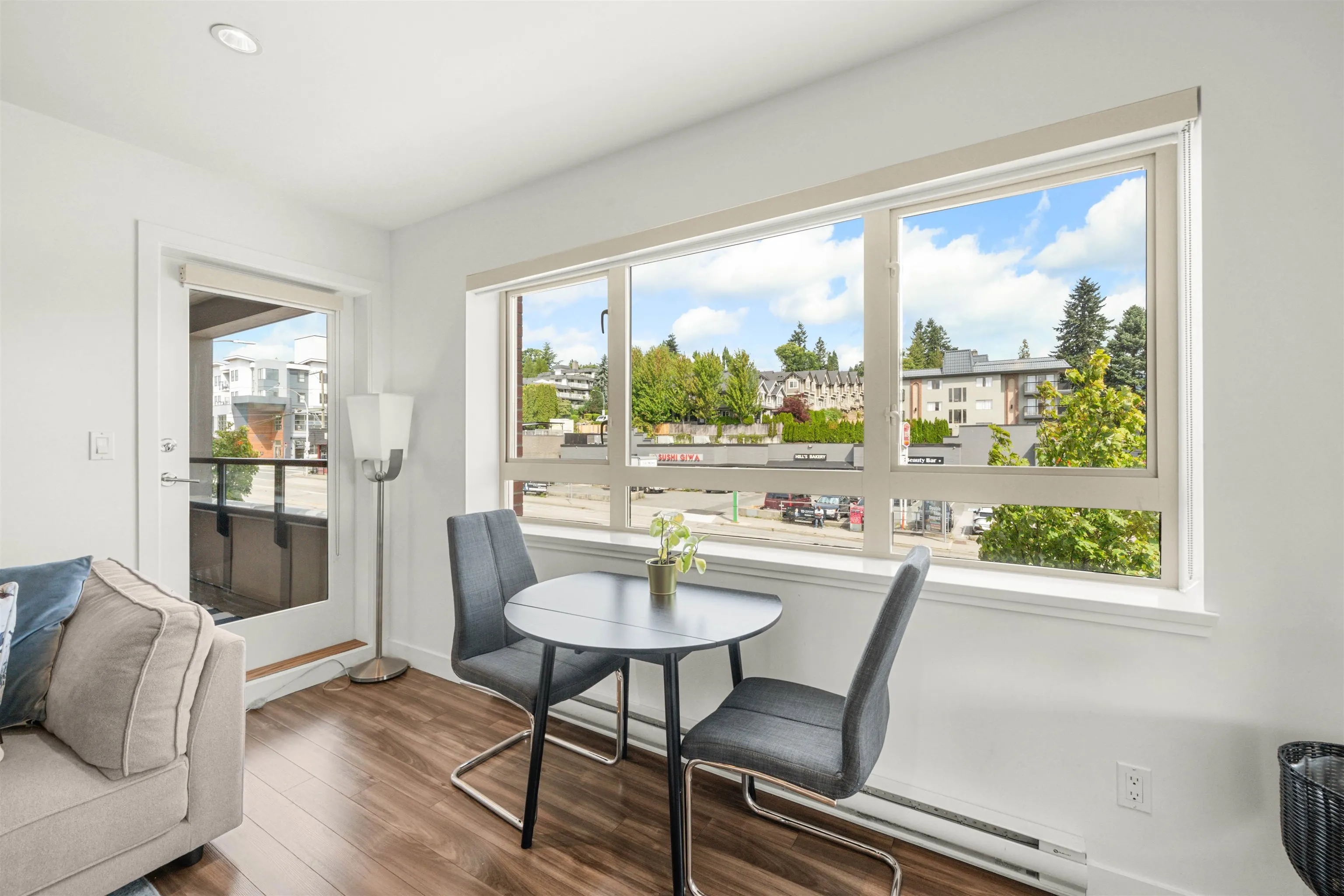 201 5688 Hastings Street