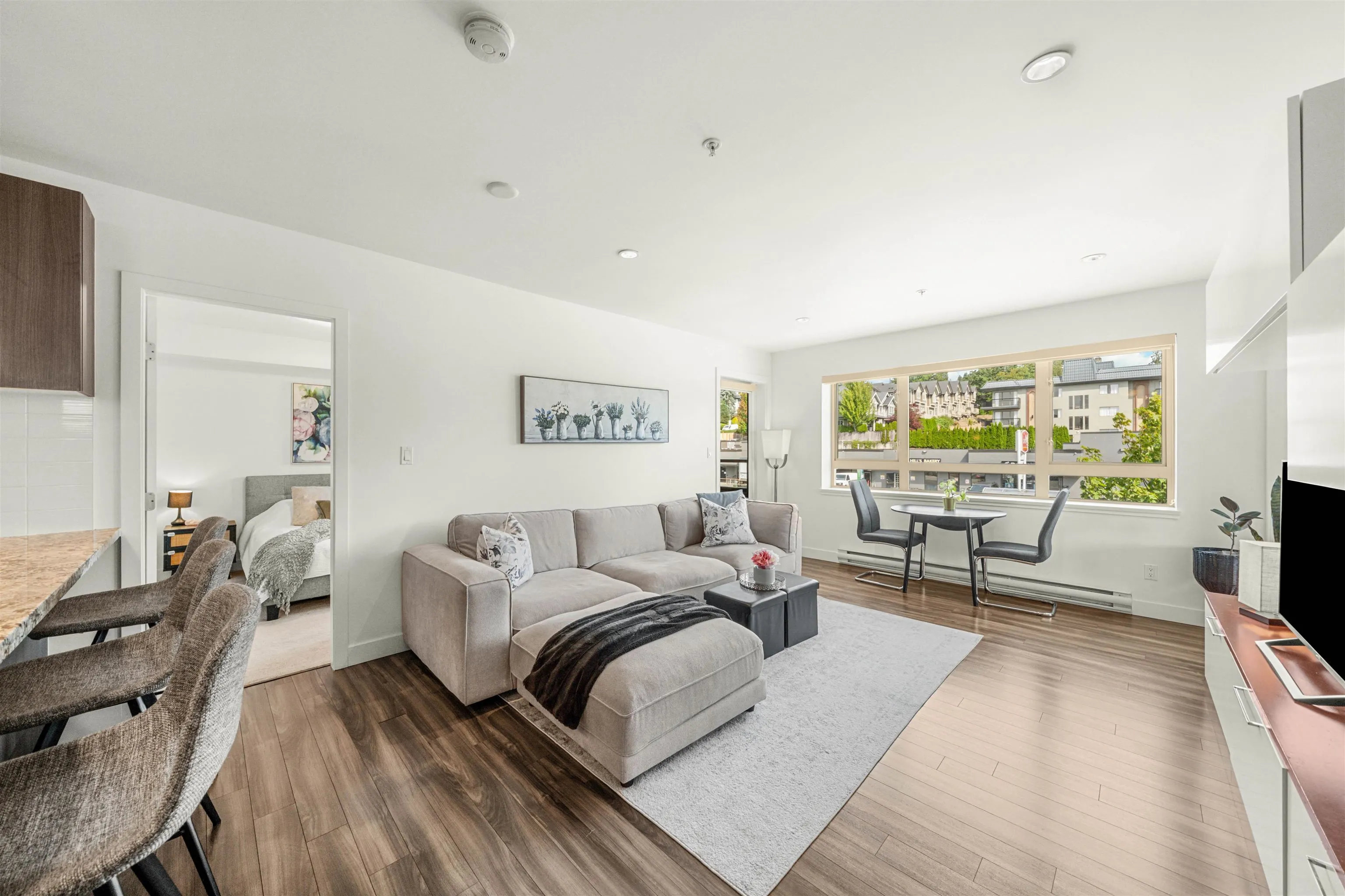 201 5688 Hastings Street