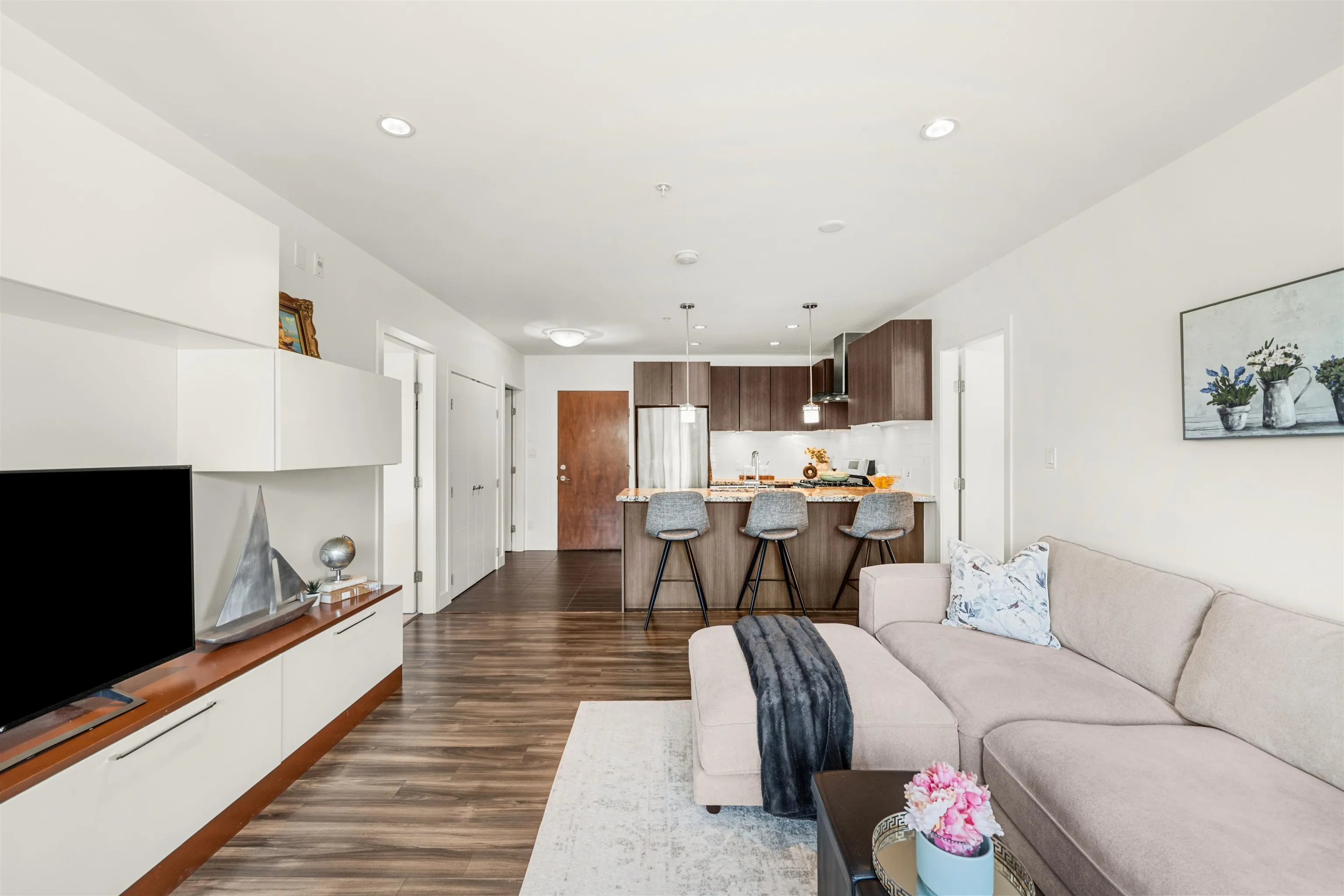 201 5688 Hastings Street