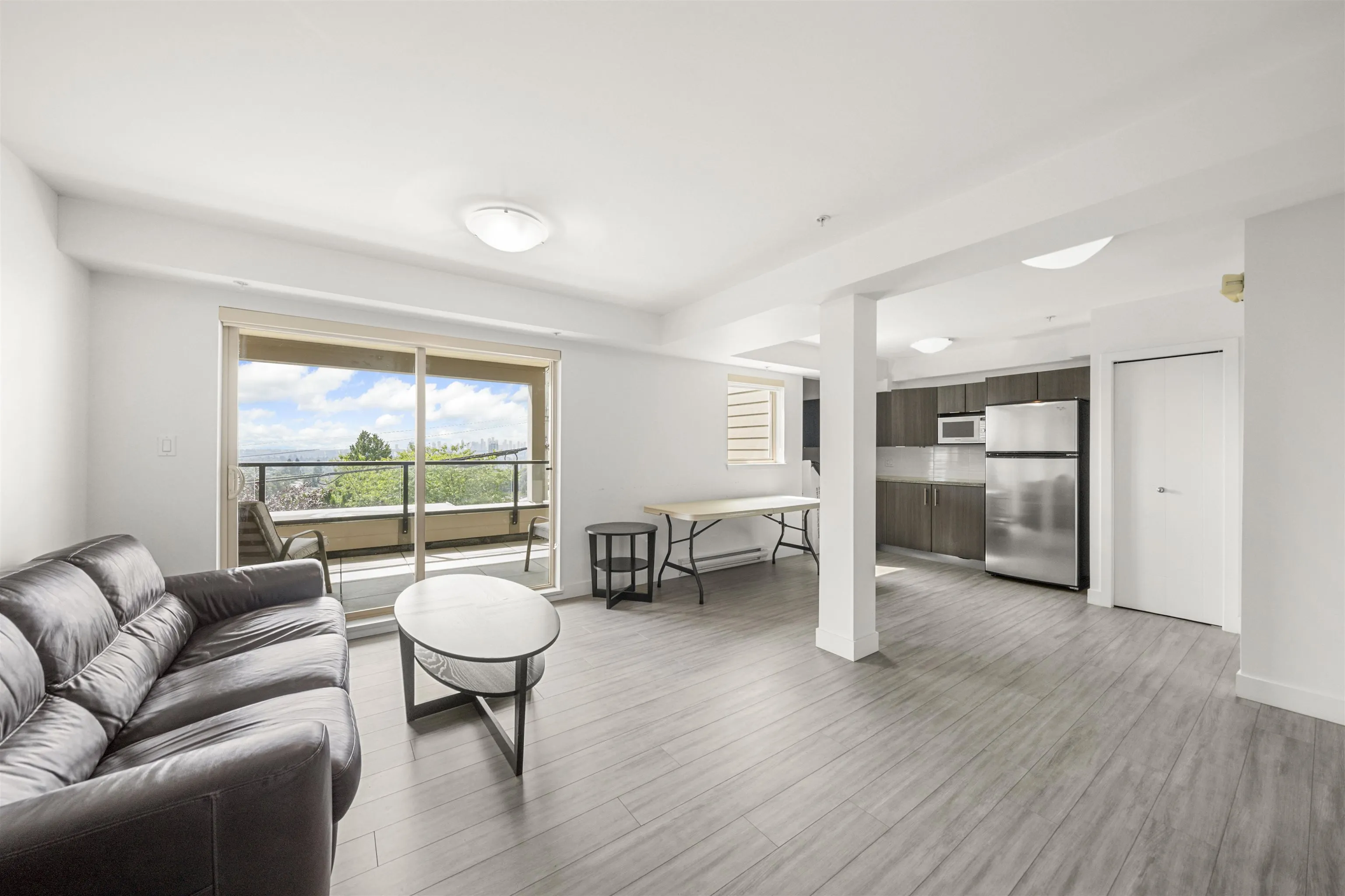 201 5688 Hastings Street