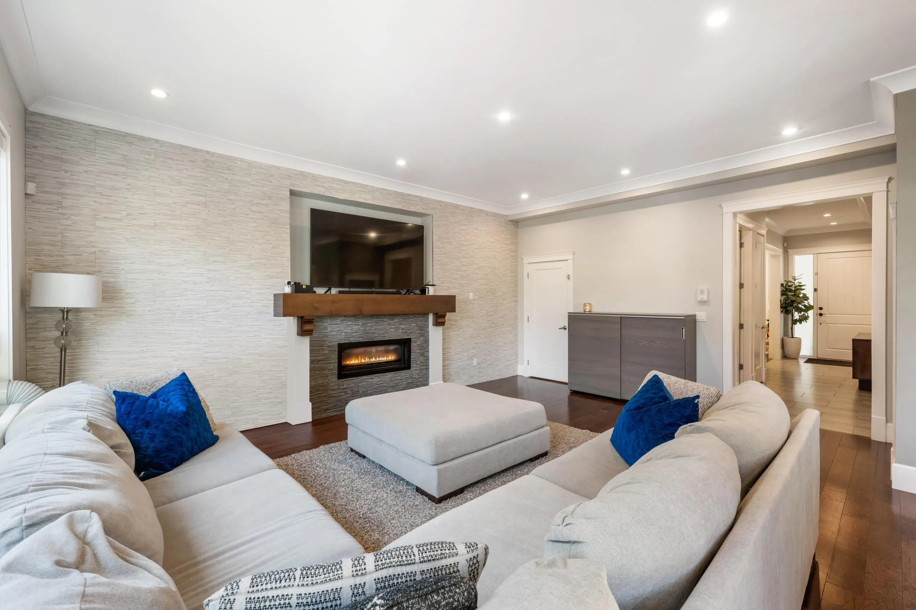 17112 3a Avenue