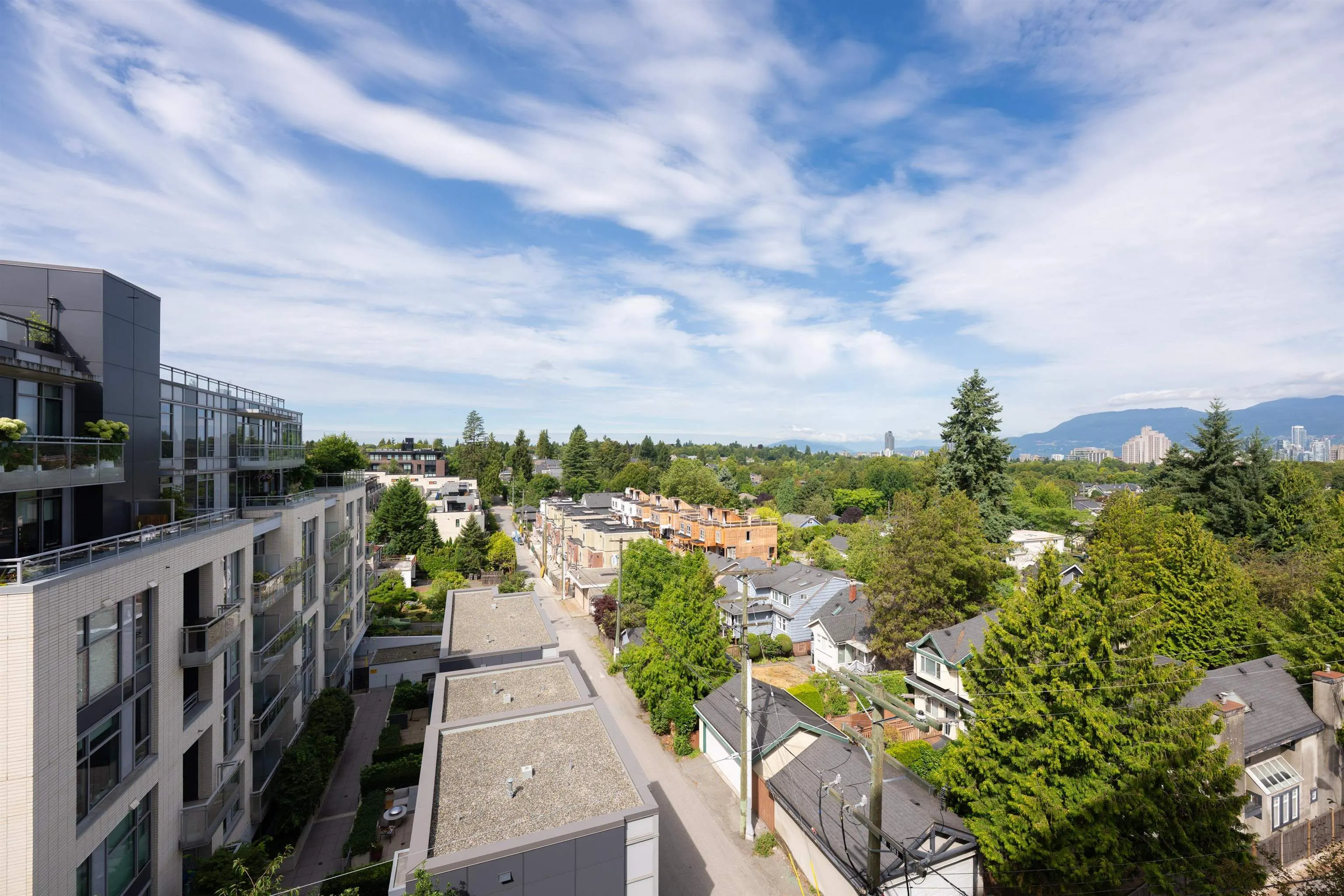 606 4083 Cambie Street