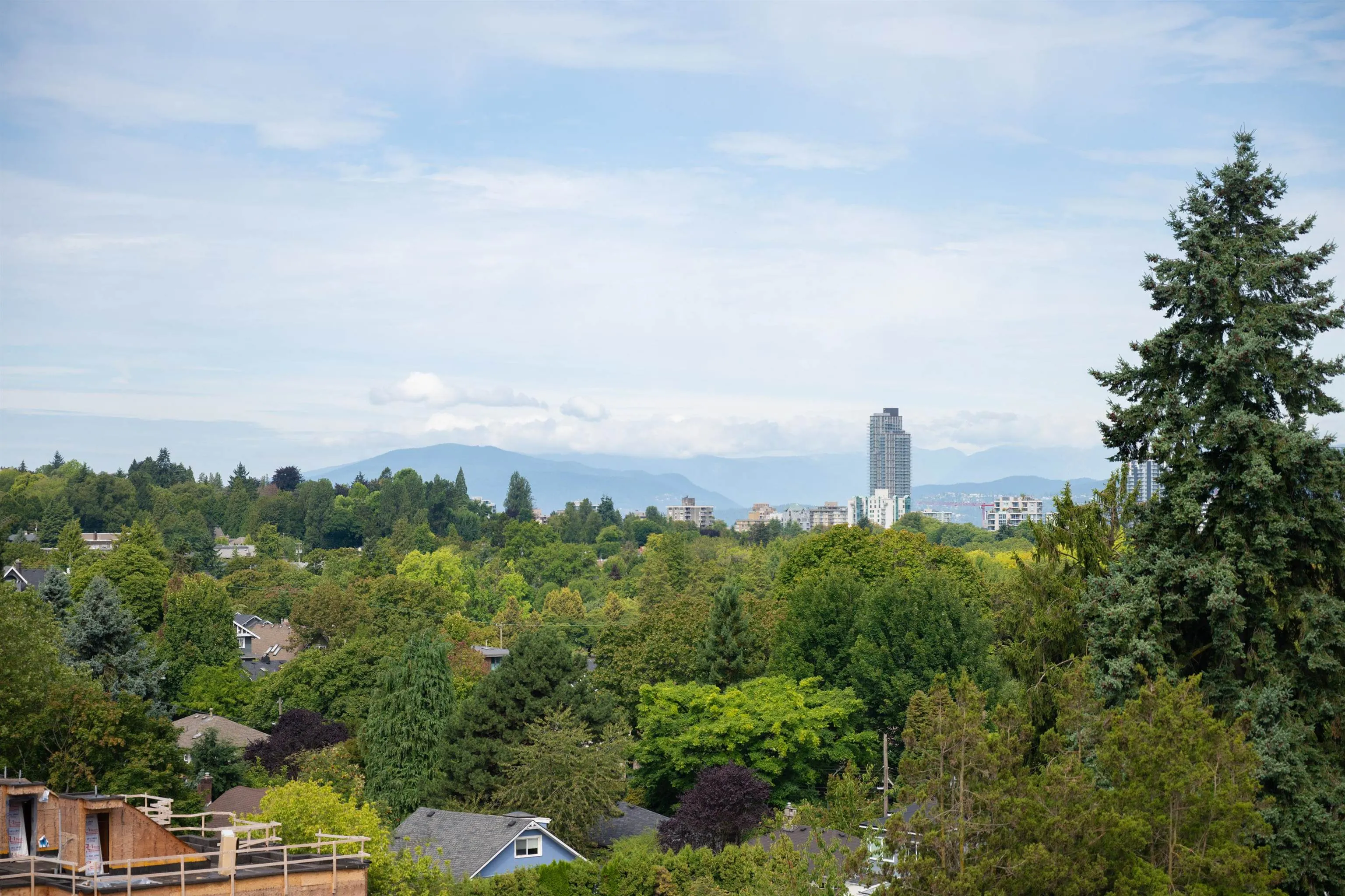 606 4083 Cambie Street
