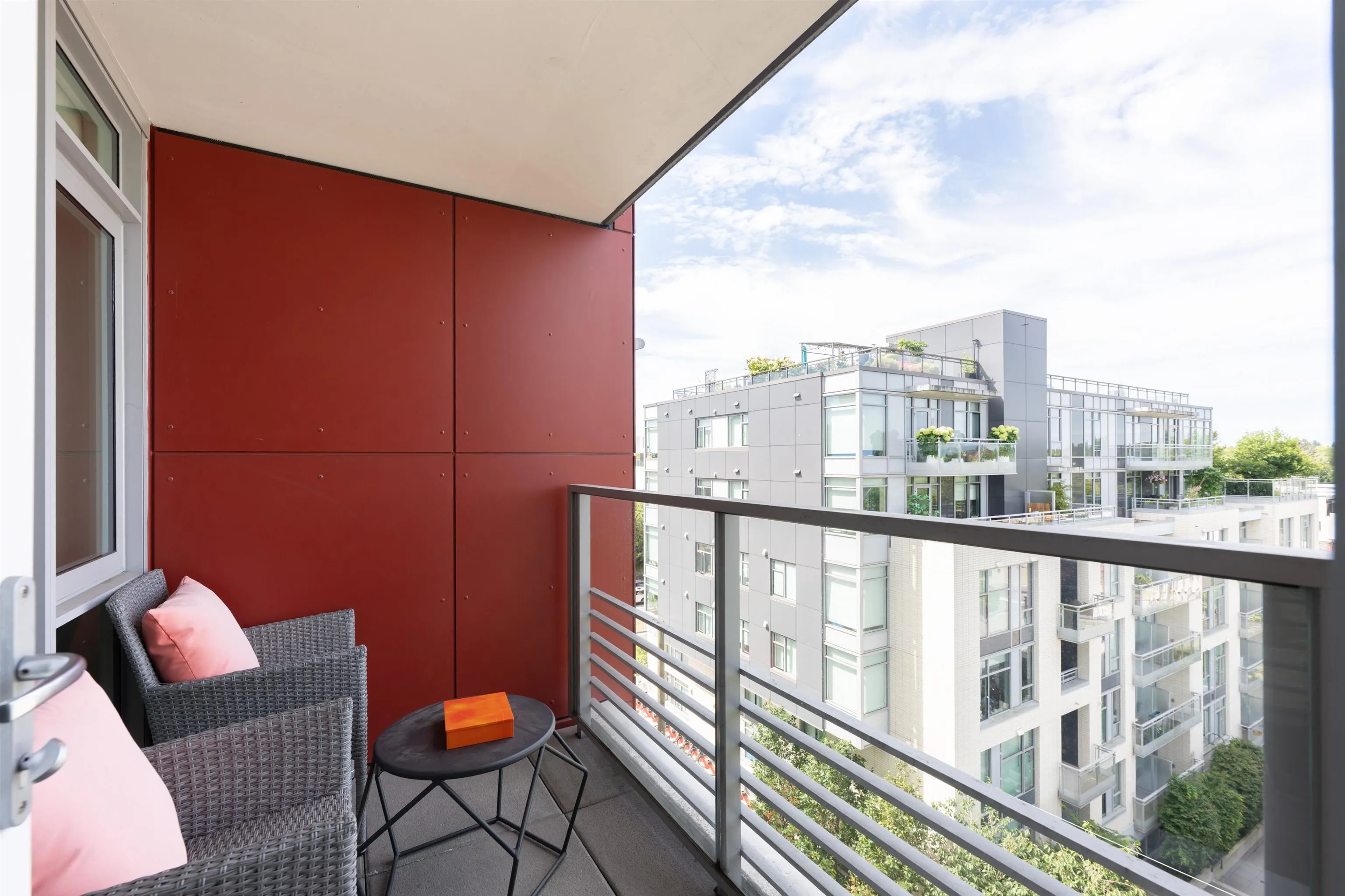 606 4083 Cambie Street