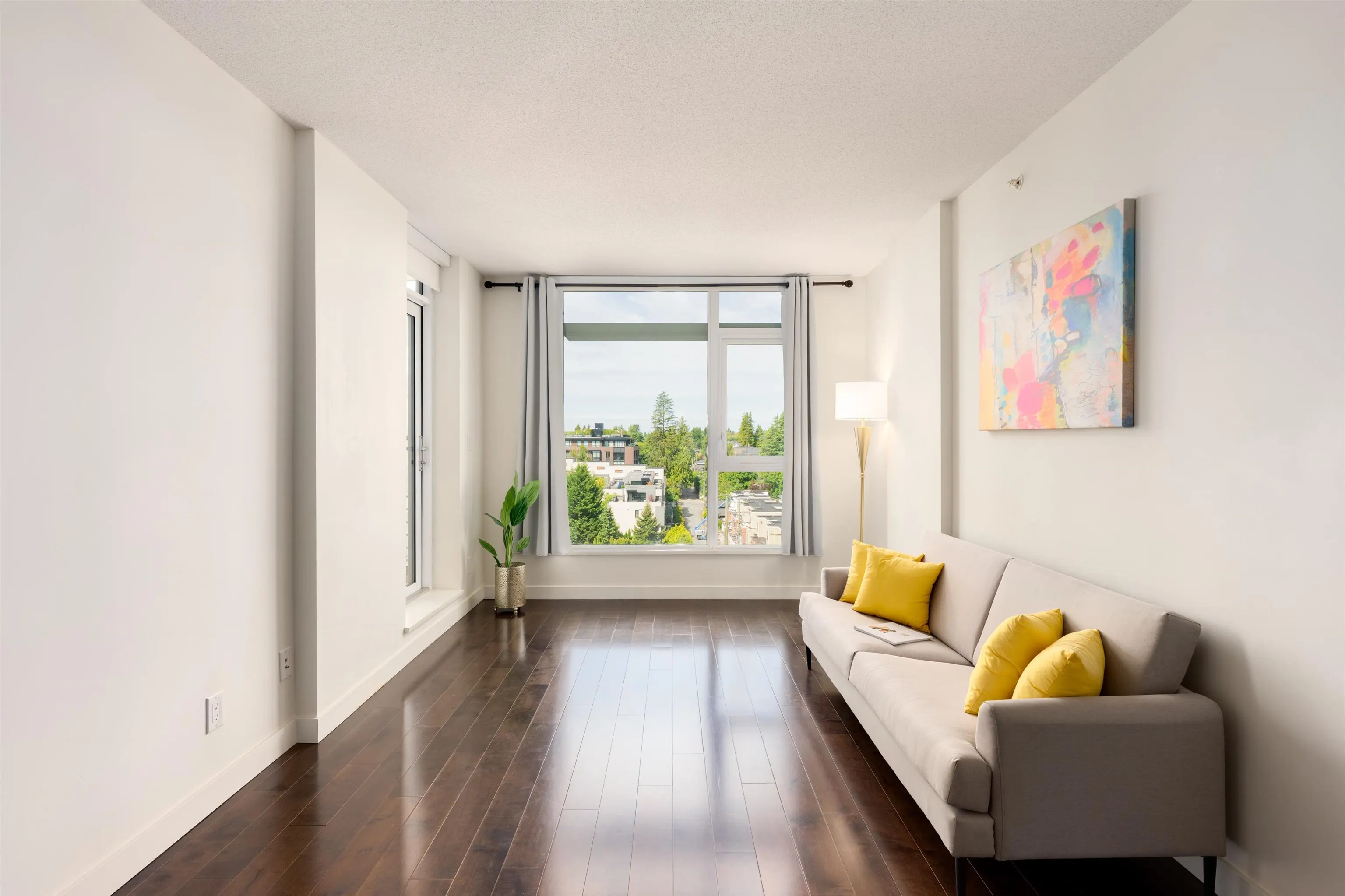 606 4083 Cambie Street