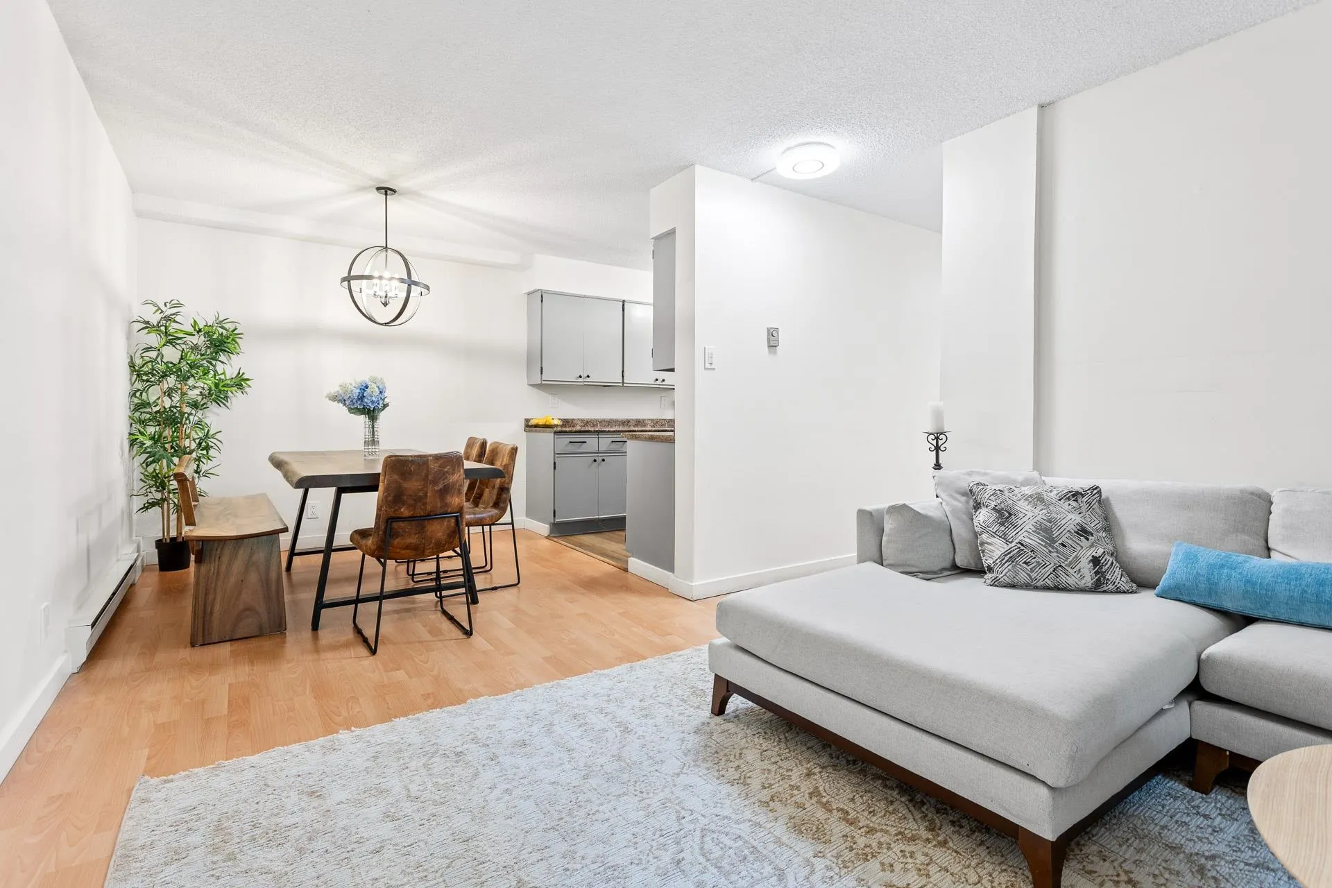 28 9521 Cardston Court