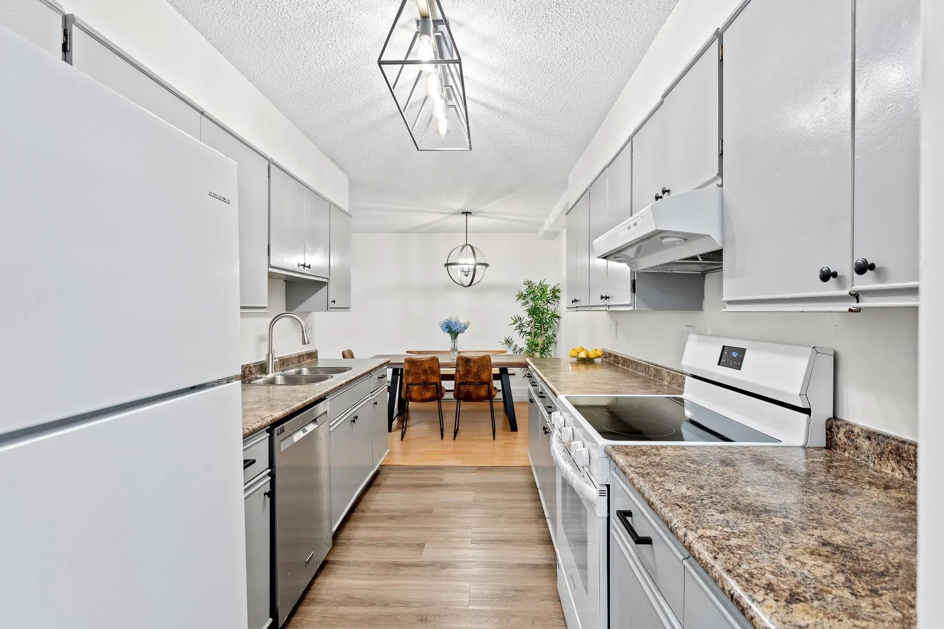 28 9521 Cardston Court