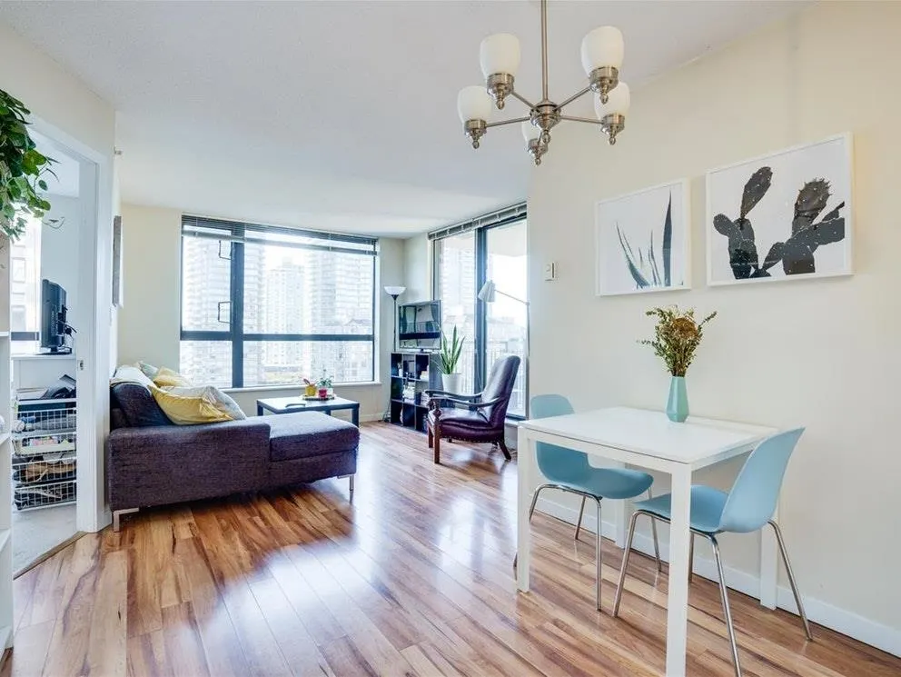 504 814 Royal Avenue