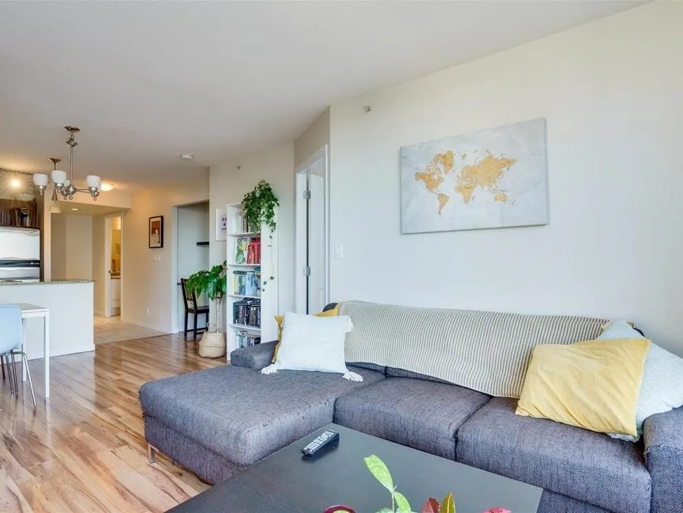 504 814 Royal Avenue