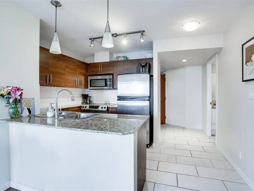 504 814 Royal Avenue