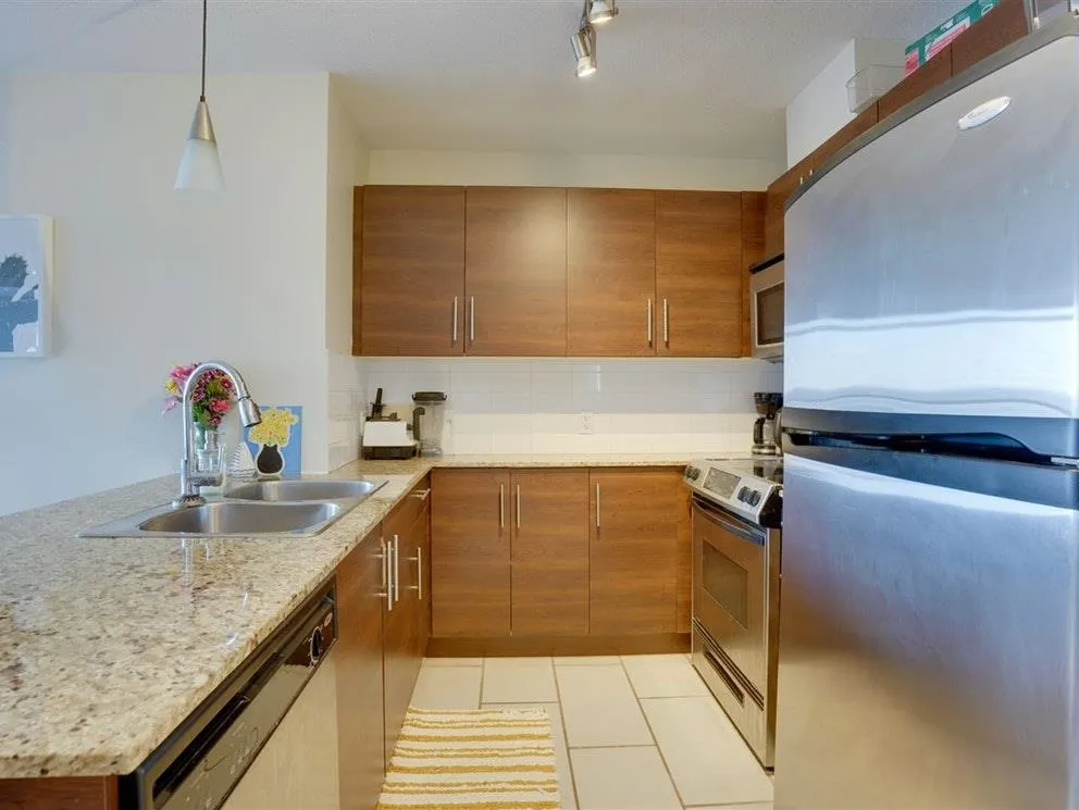 504 814 Royal Avenue