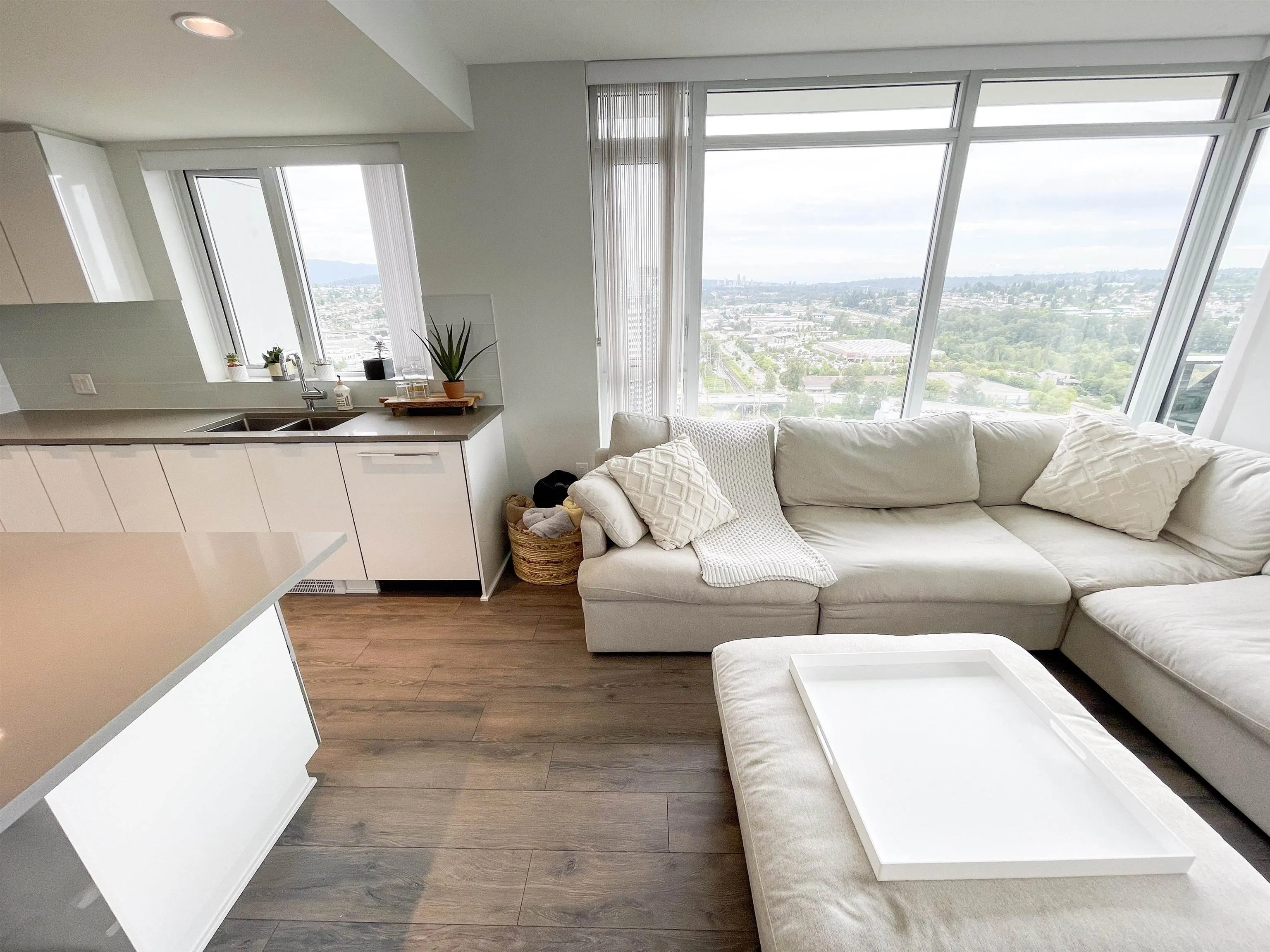 2901 2388 Madison Avenue