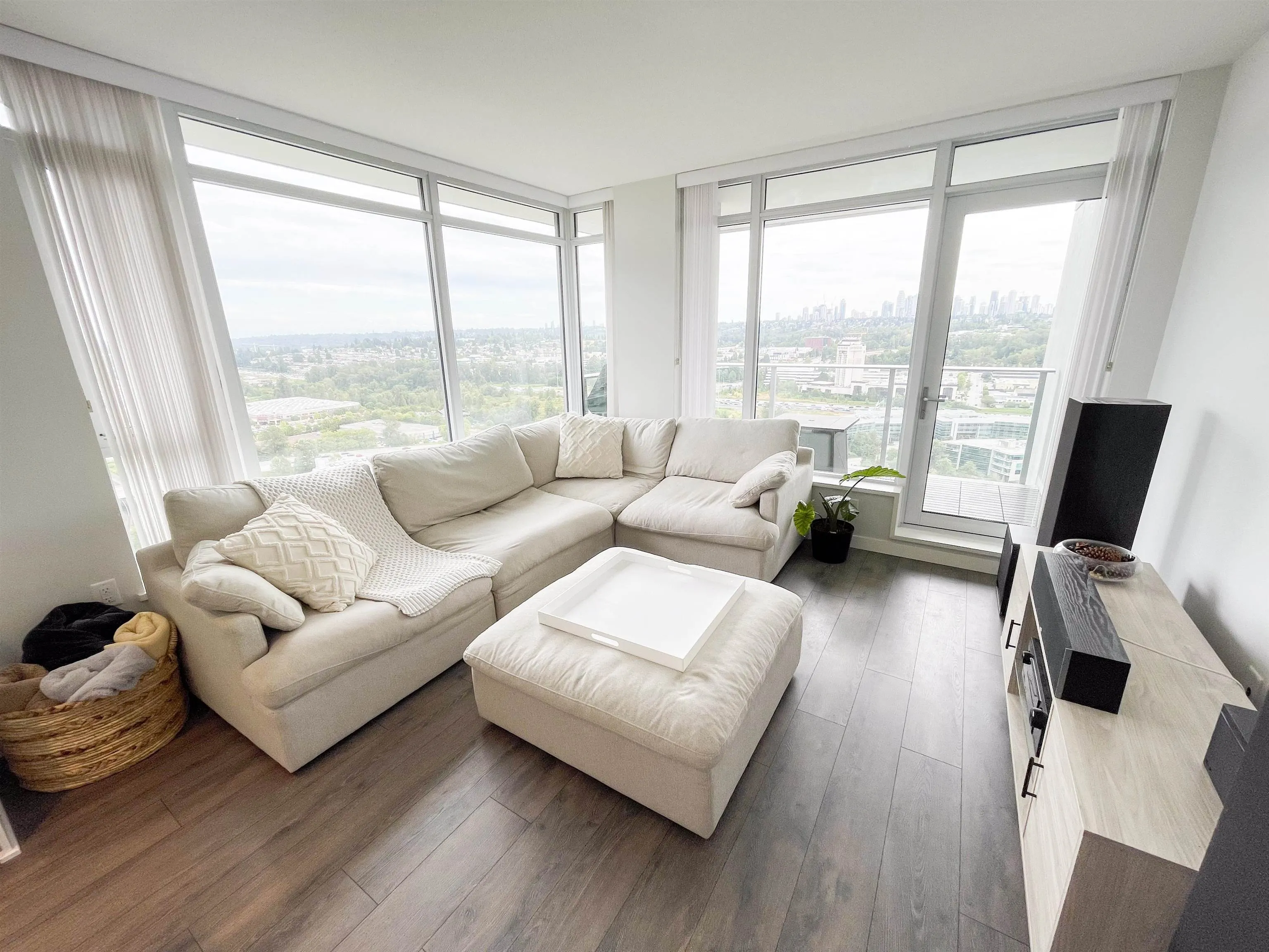 2901 2388 Madison Avenue