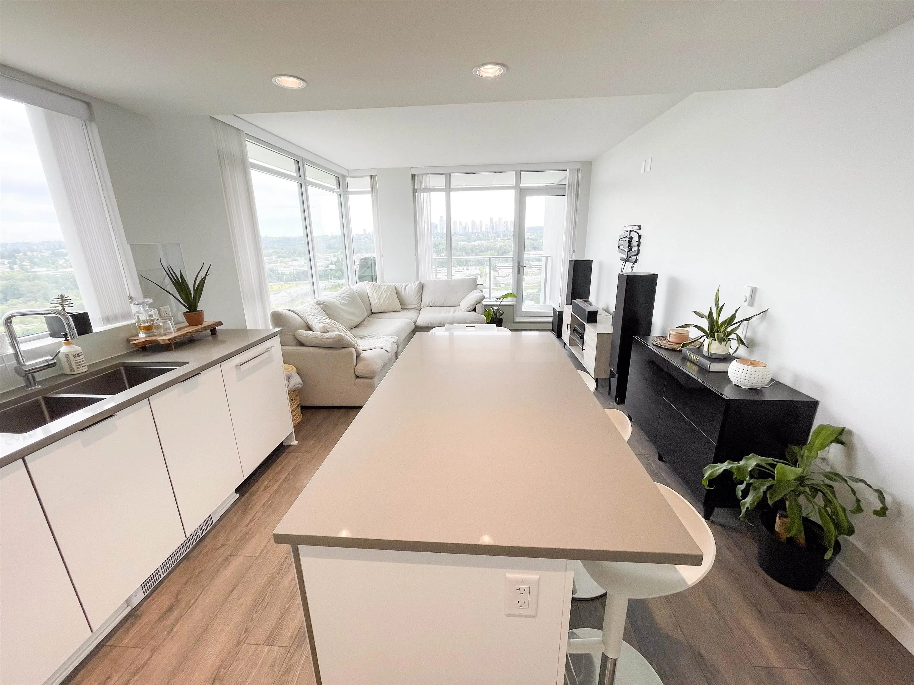 2901 2388 Madison Avenue