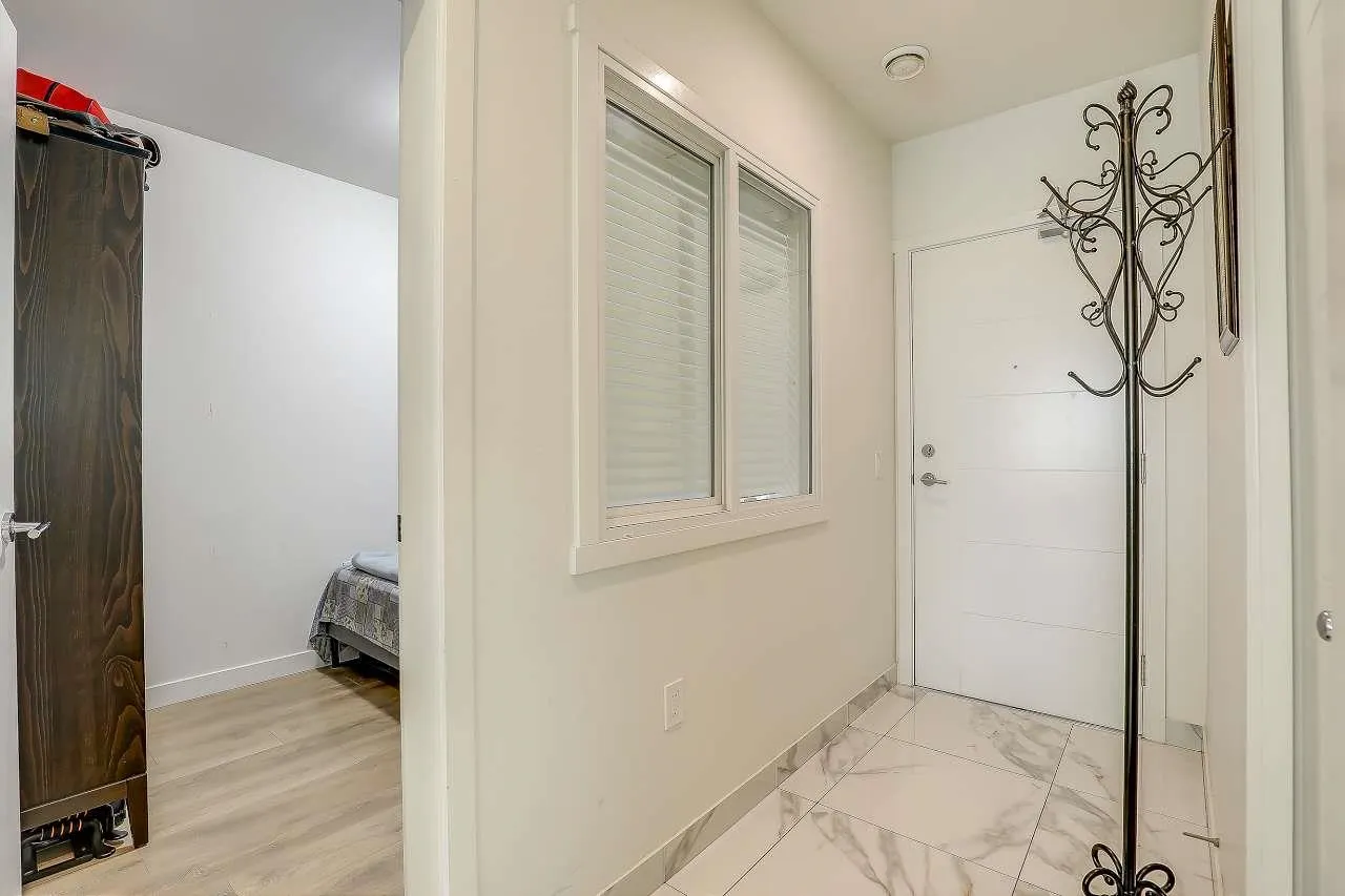 409 5415 Brydon Crescent