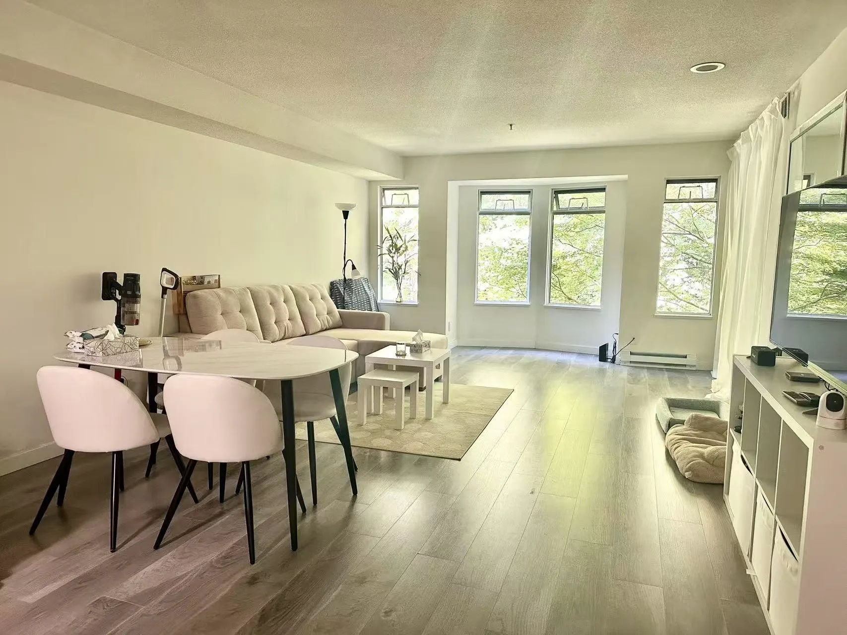 409 6737 Station Hill Court
