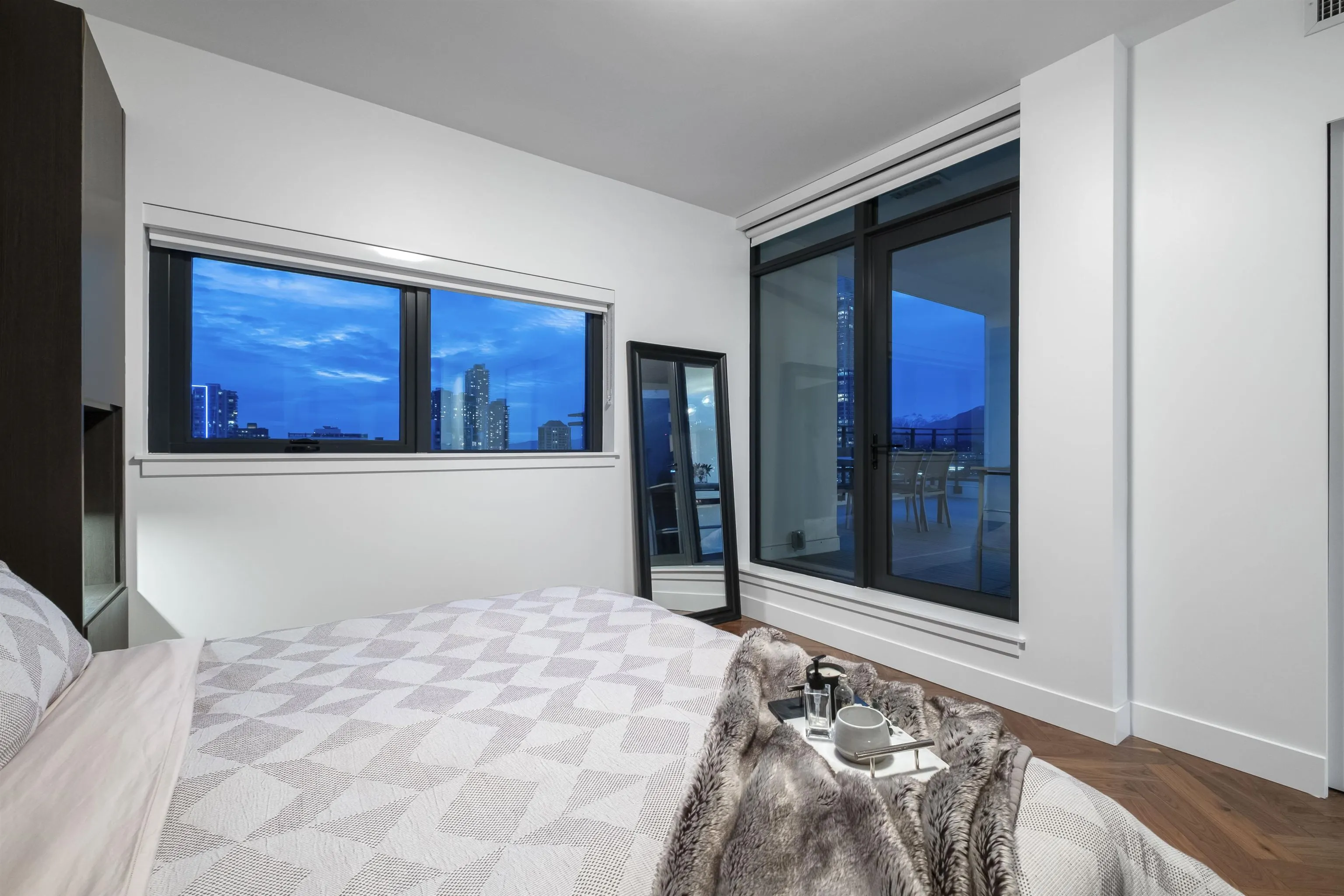 2703 2378 Alpha Avenue