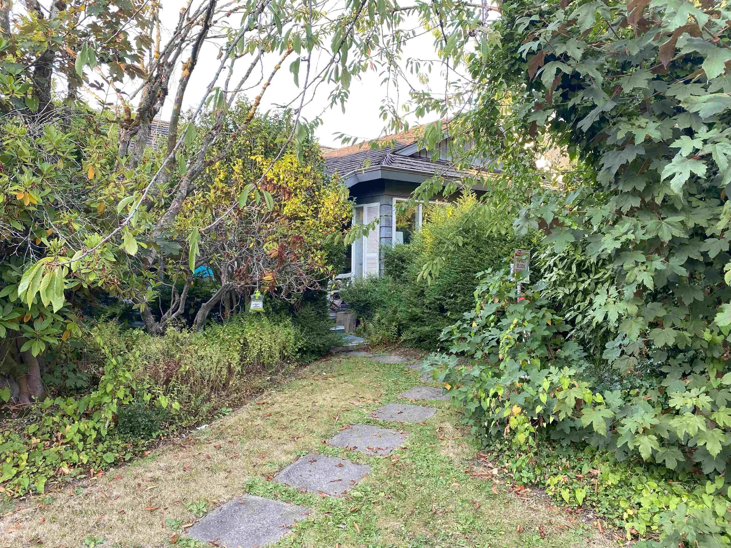 1163 W 38th Avenue