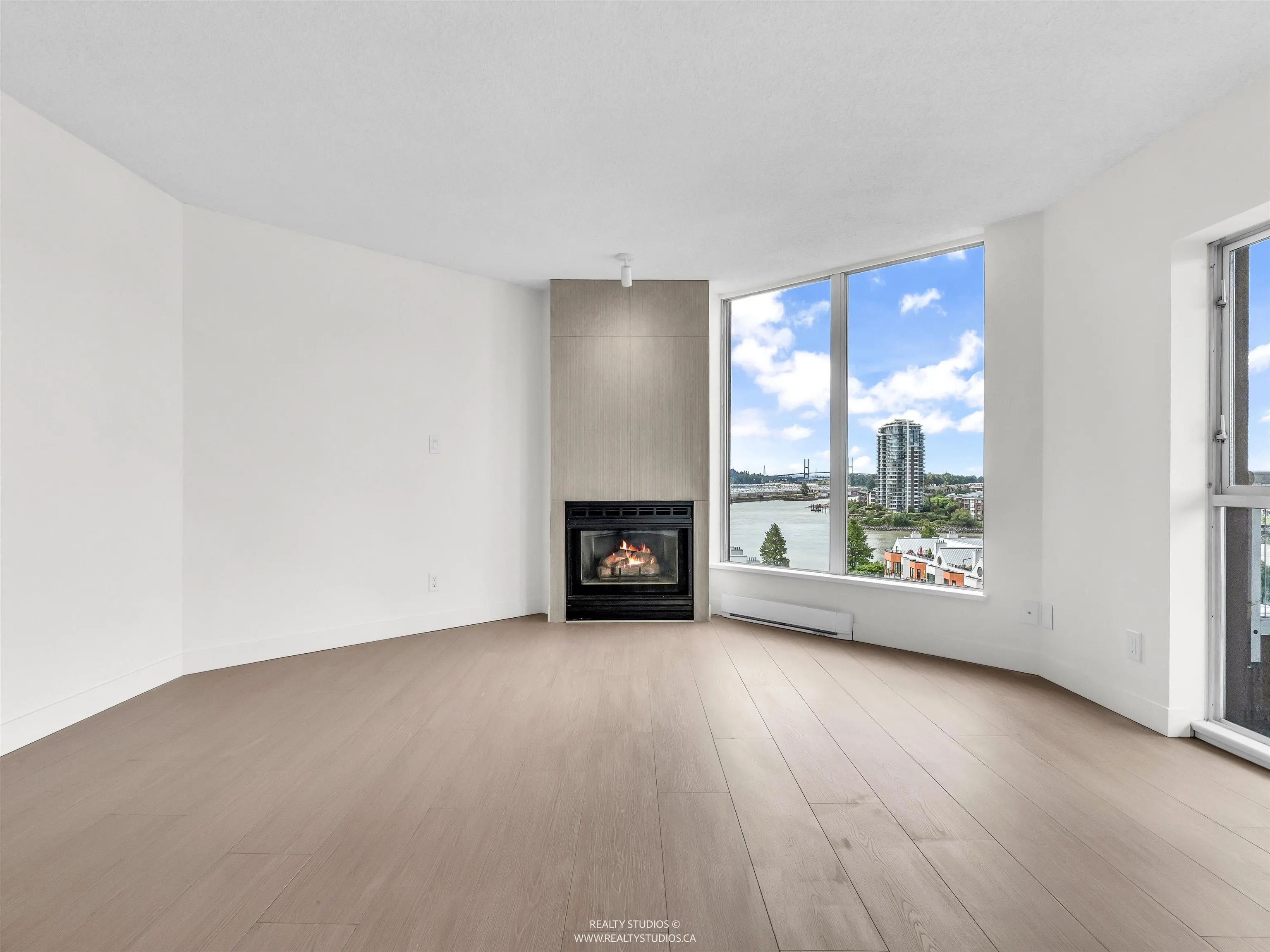 1003 1135 Quayside Drive