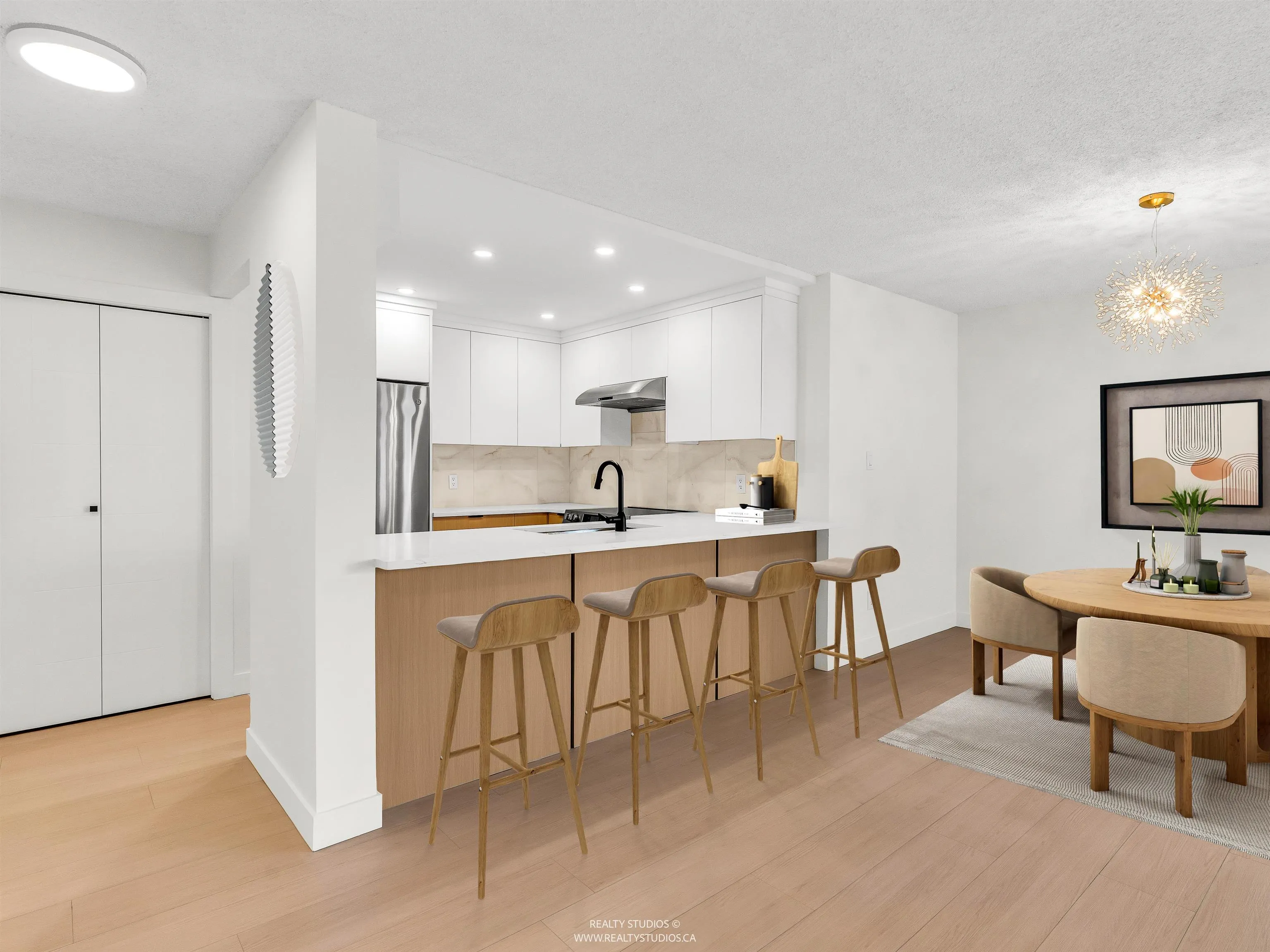 1003 1135 Quayside Drive
