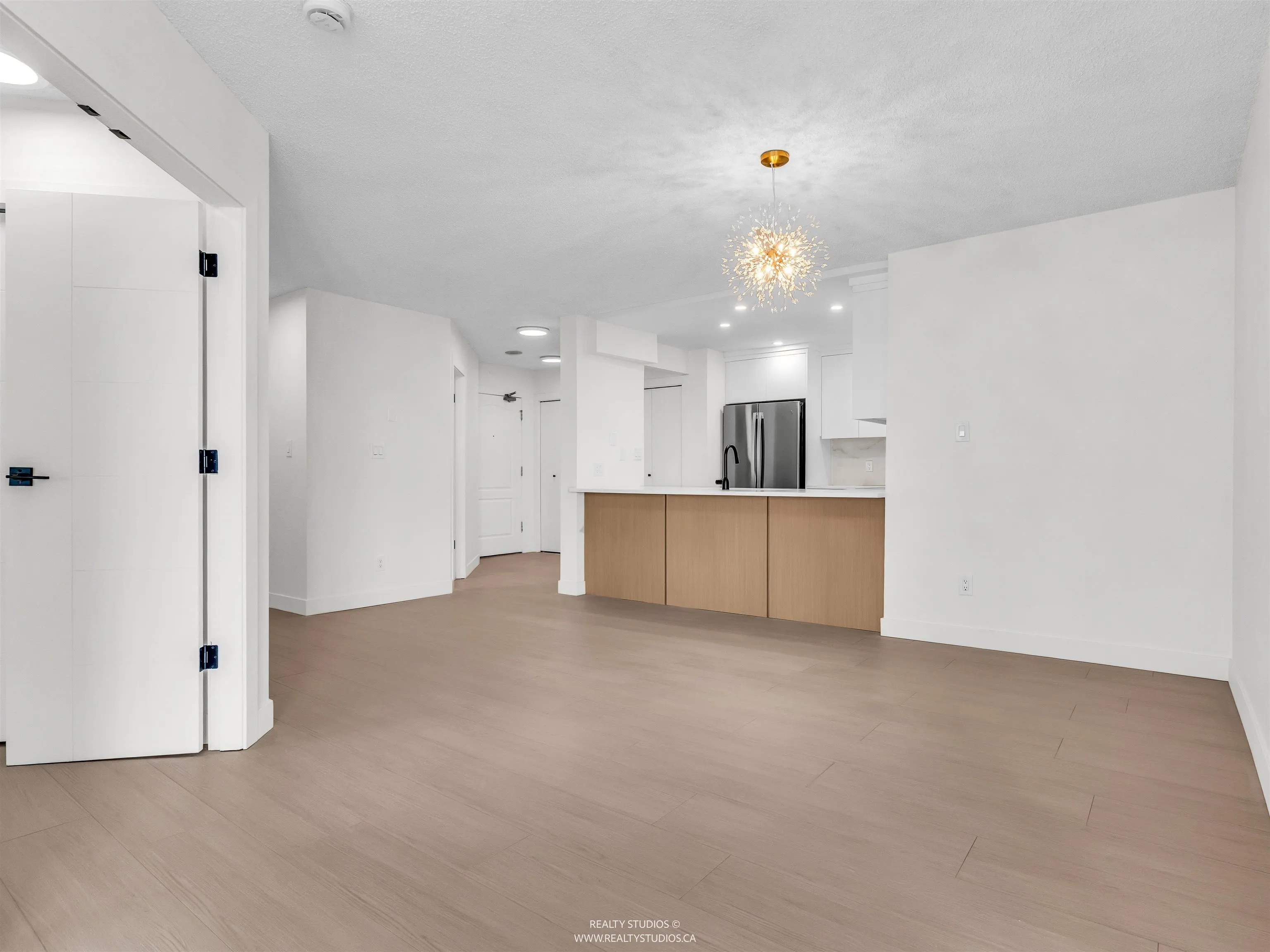 1003 1135 Quayside Drive