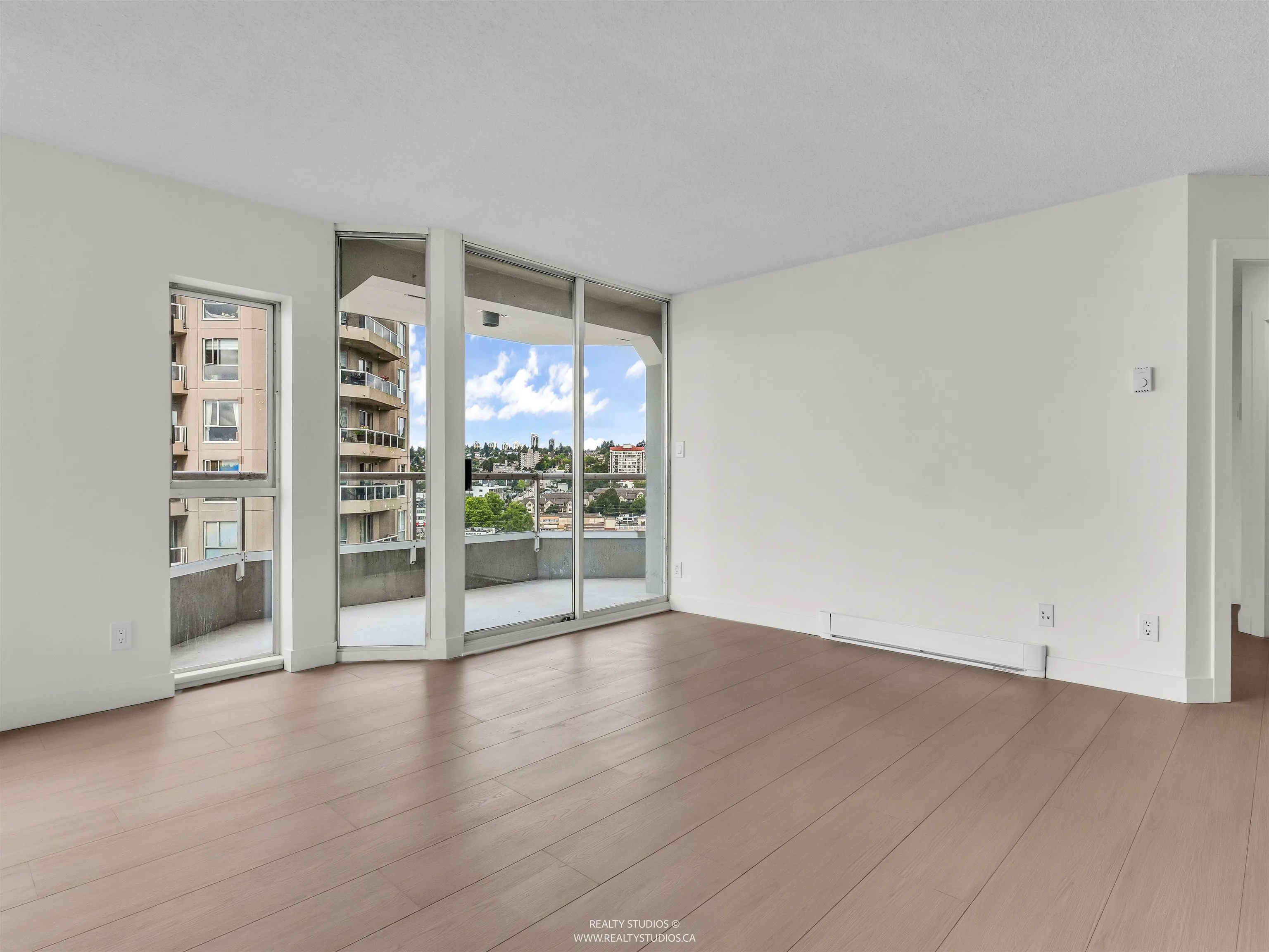 1003 1135 Quayside Drive