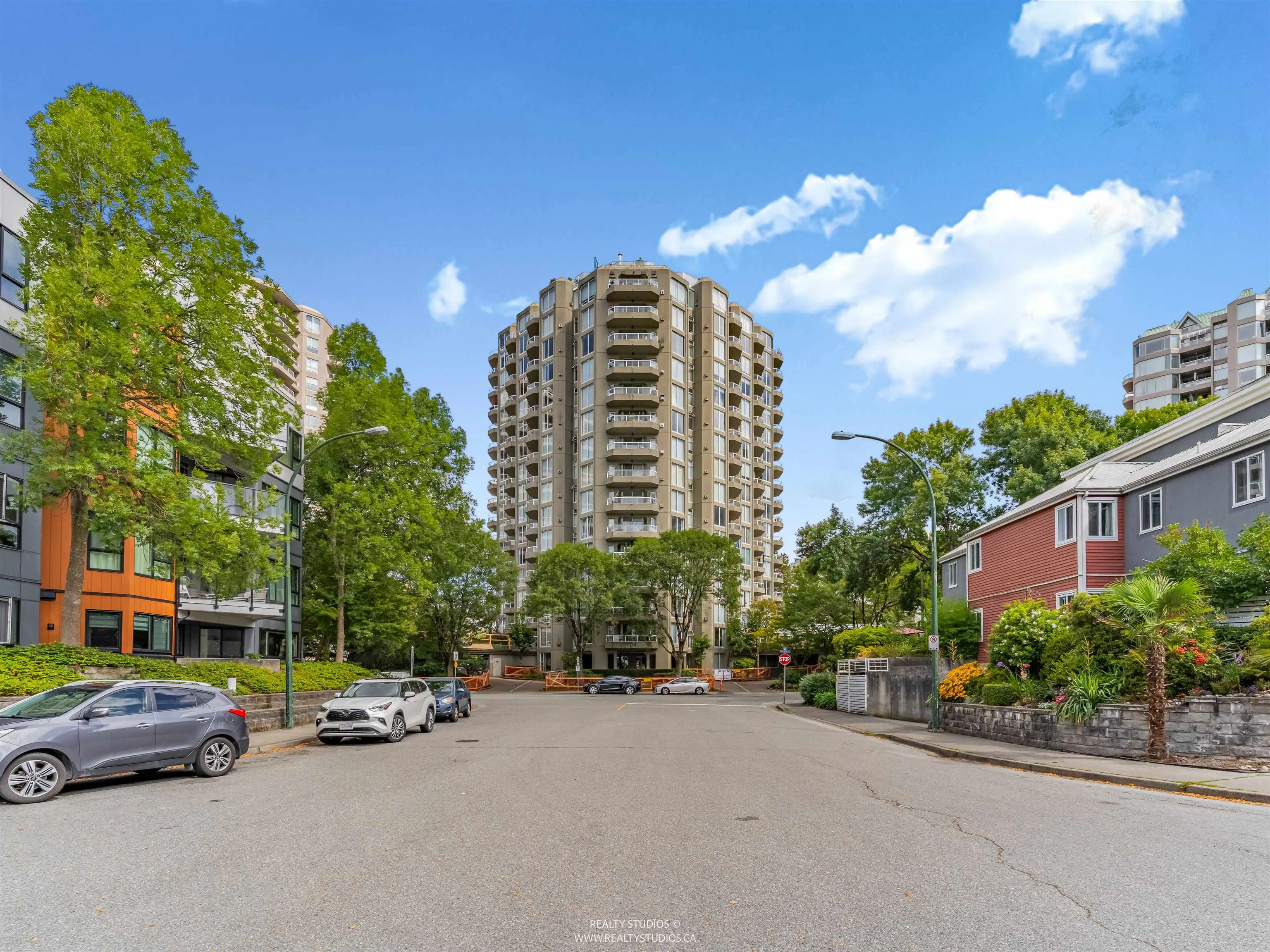 1003 1135 Quayside Drive