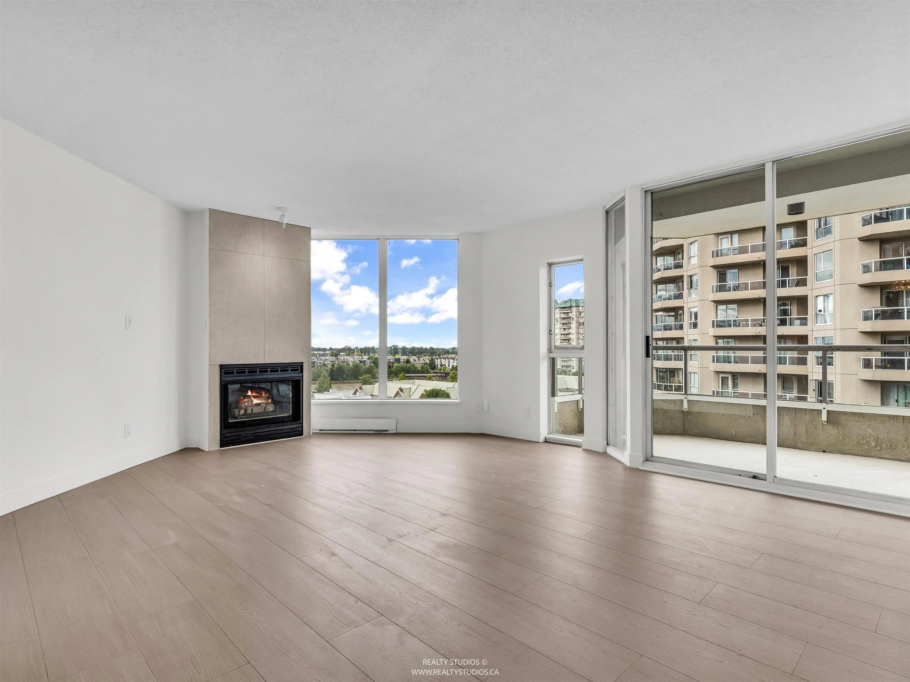 1003 1135 Quayside Drive