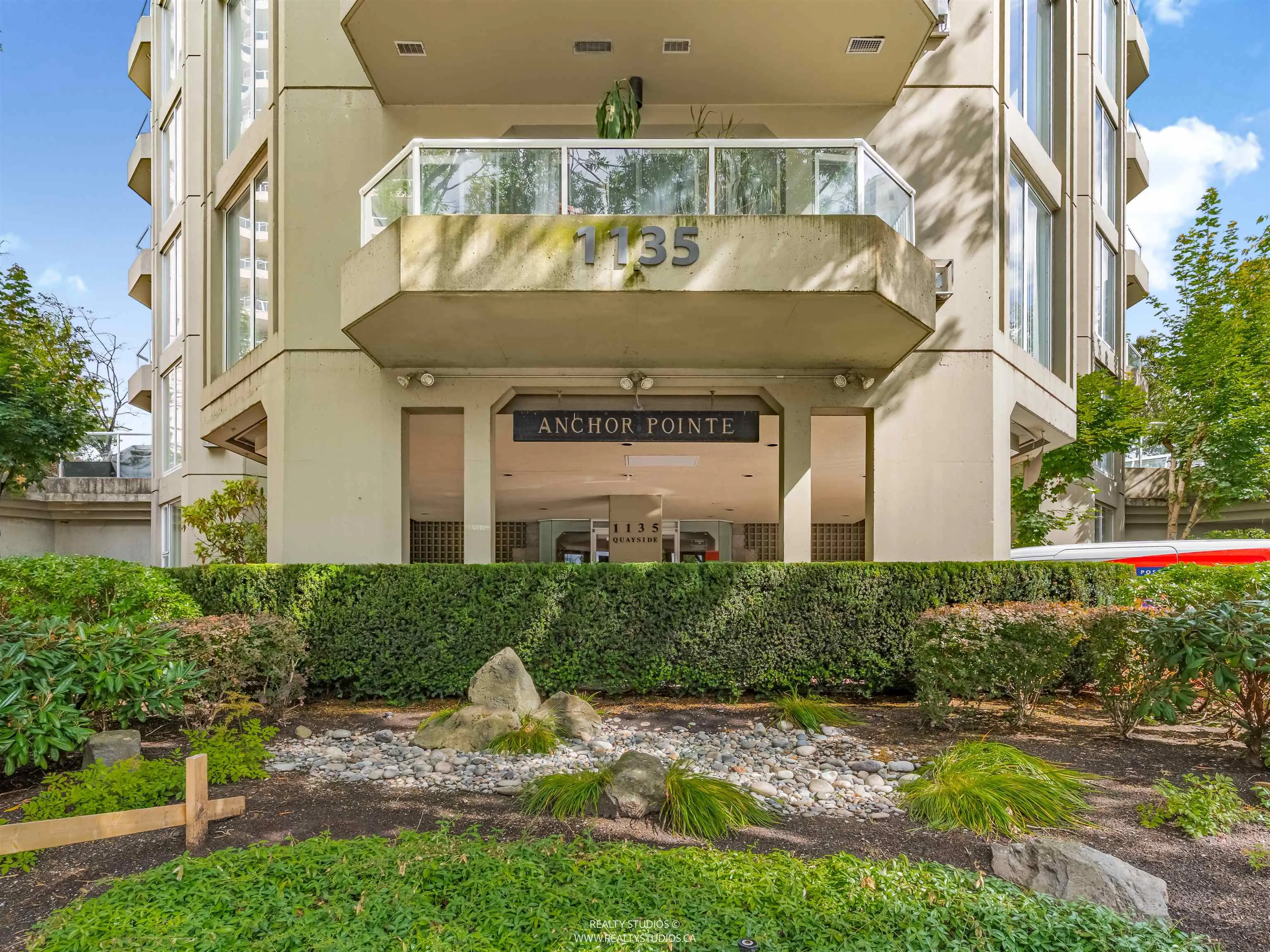 1003 1135 Quayside Drive