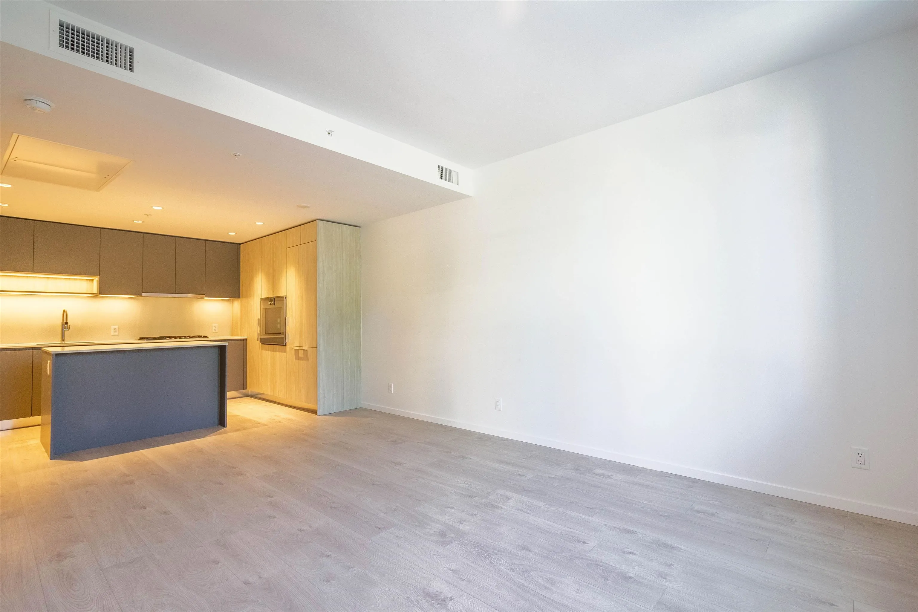2 6788 Minoru Boulevard