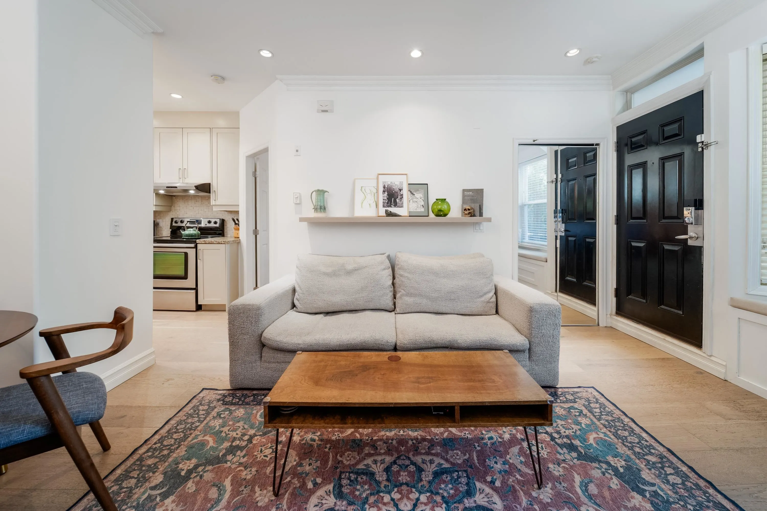 966 W 16th Avenue