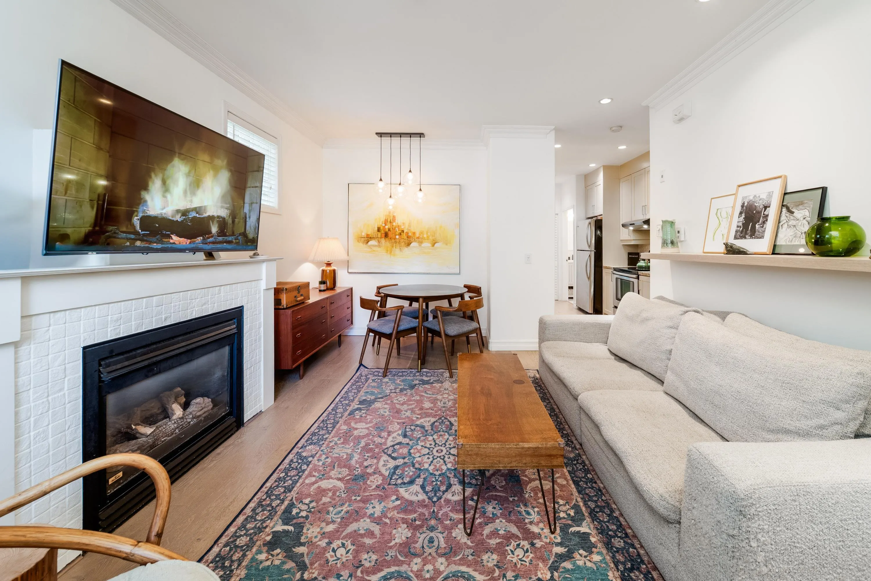 966 W 16th Avenue