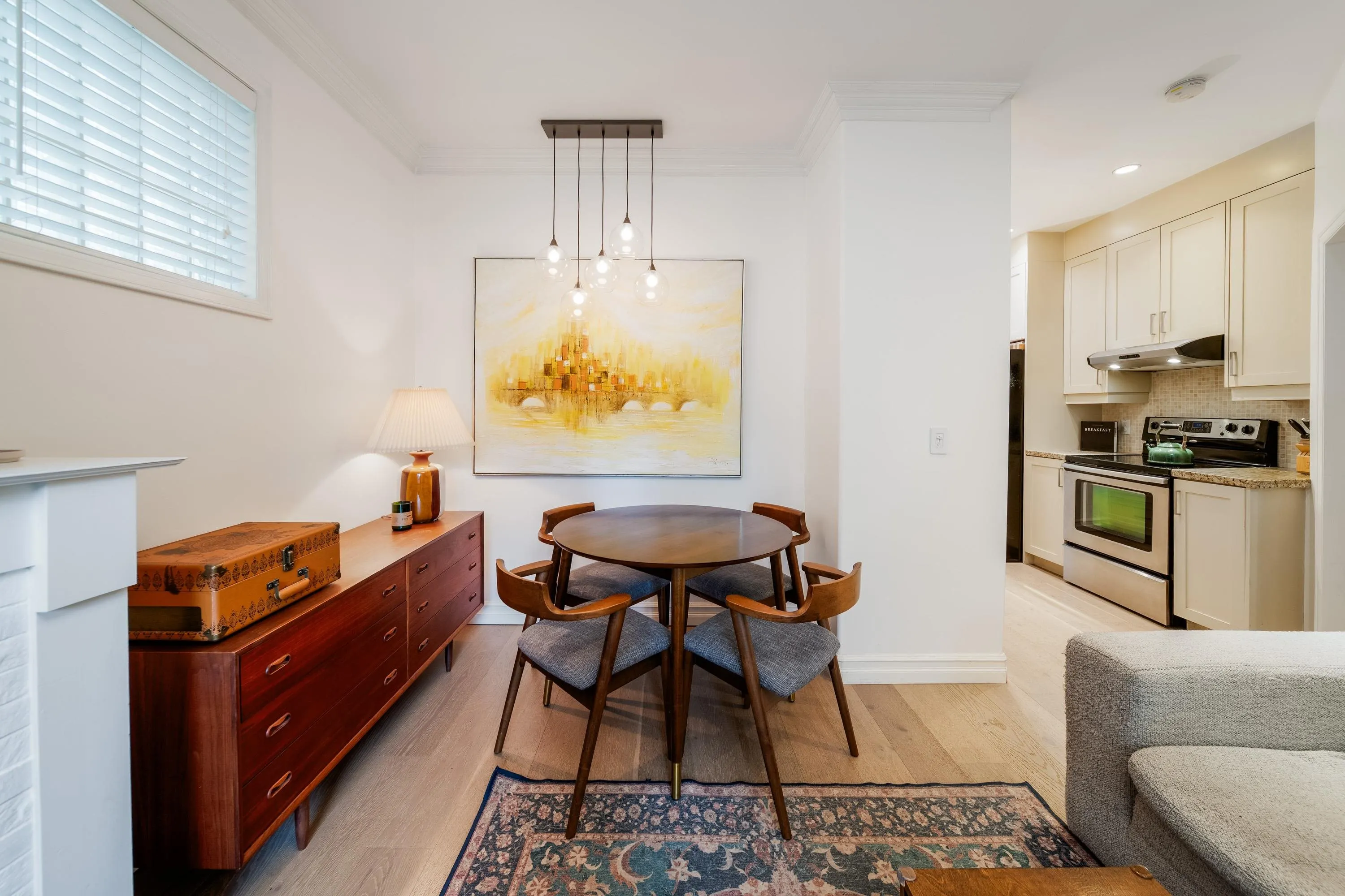 966 W 16th Avenue