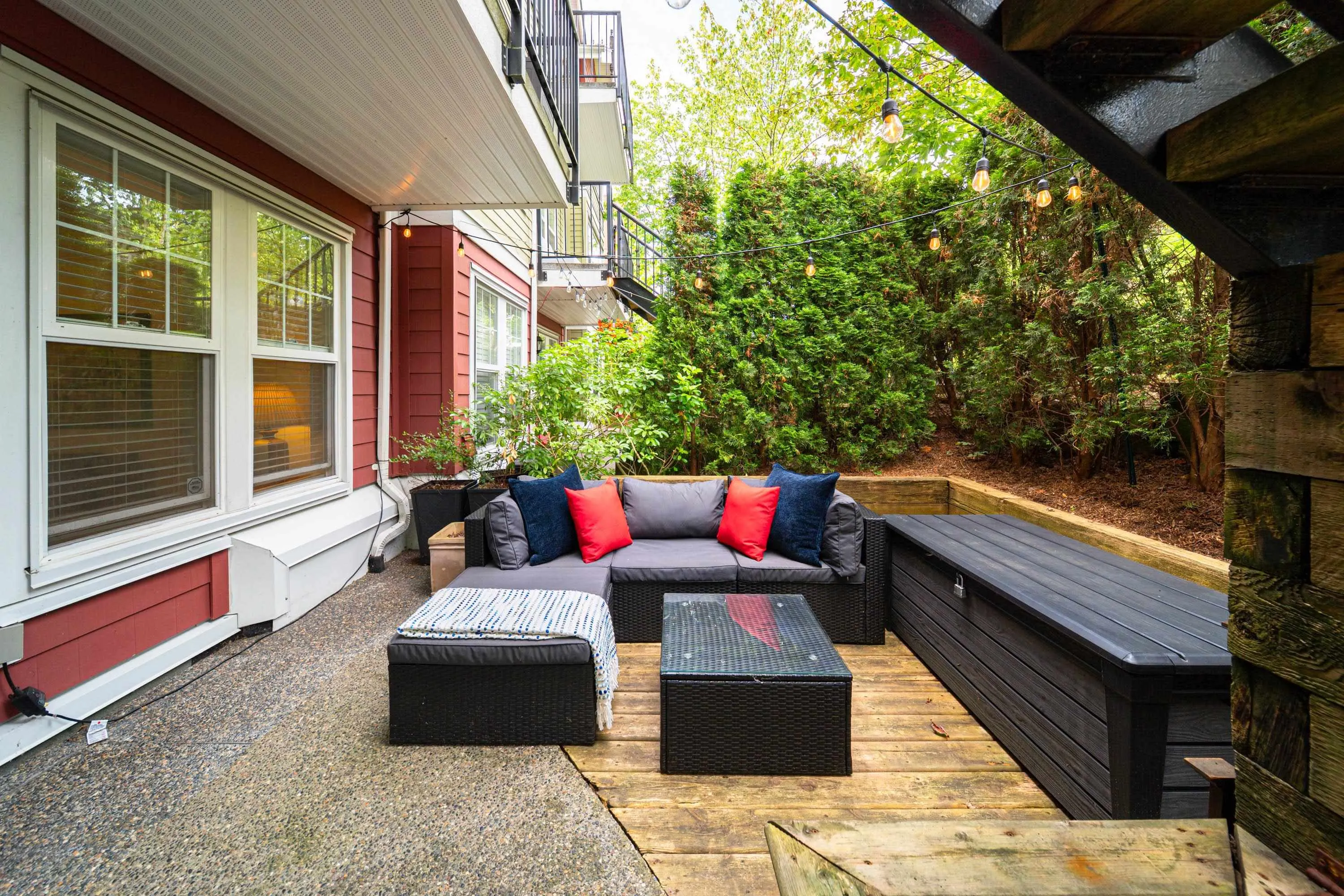 966 W 16th Avenue