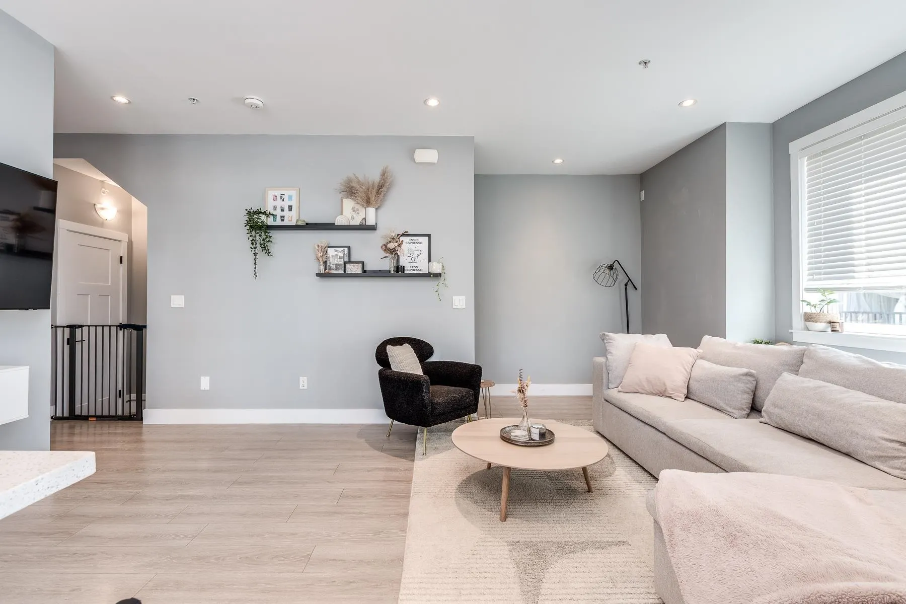 37 20856 76 Avenue