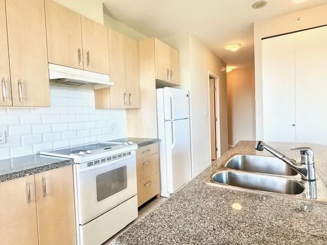 7XX 7388 Sandborne Avenue