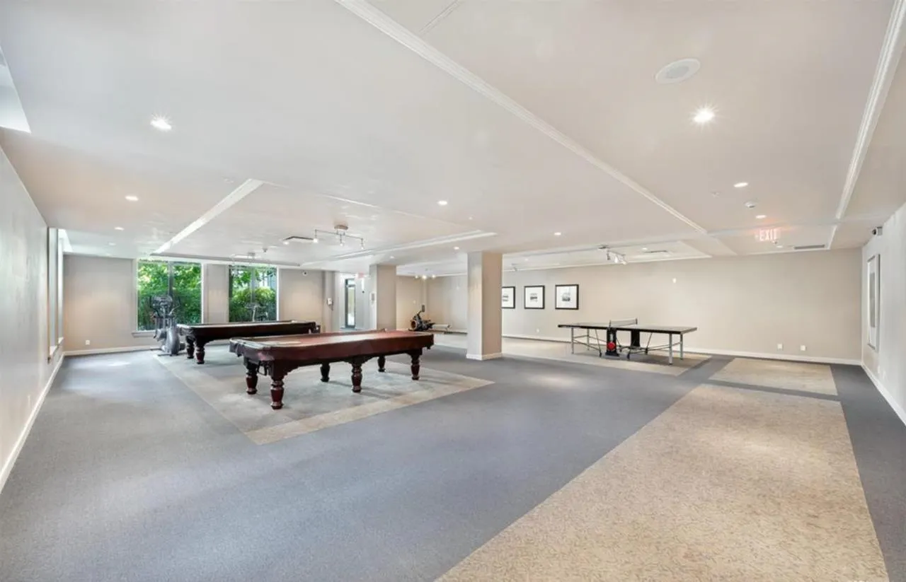 7XX 7388 Sandborne Avenue