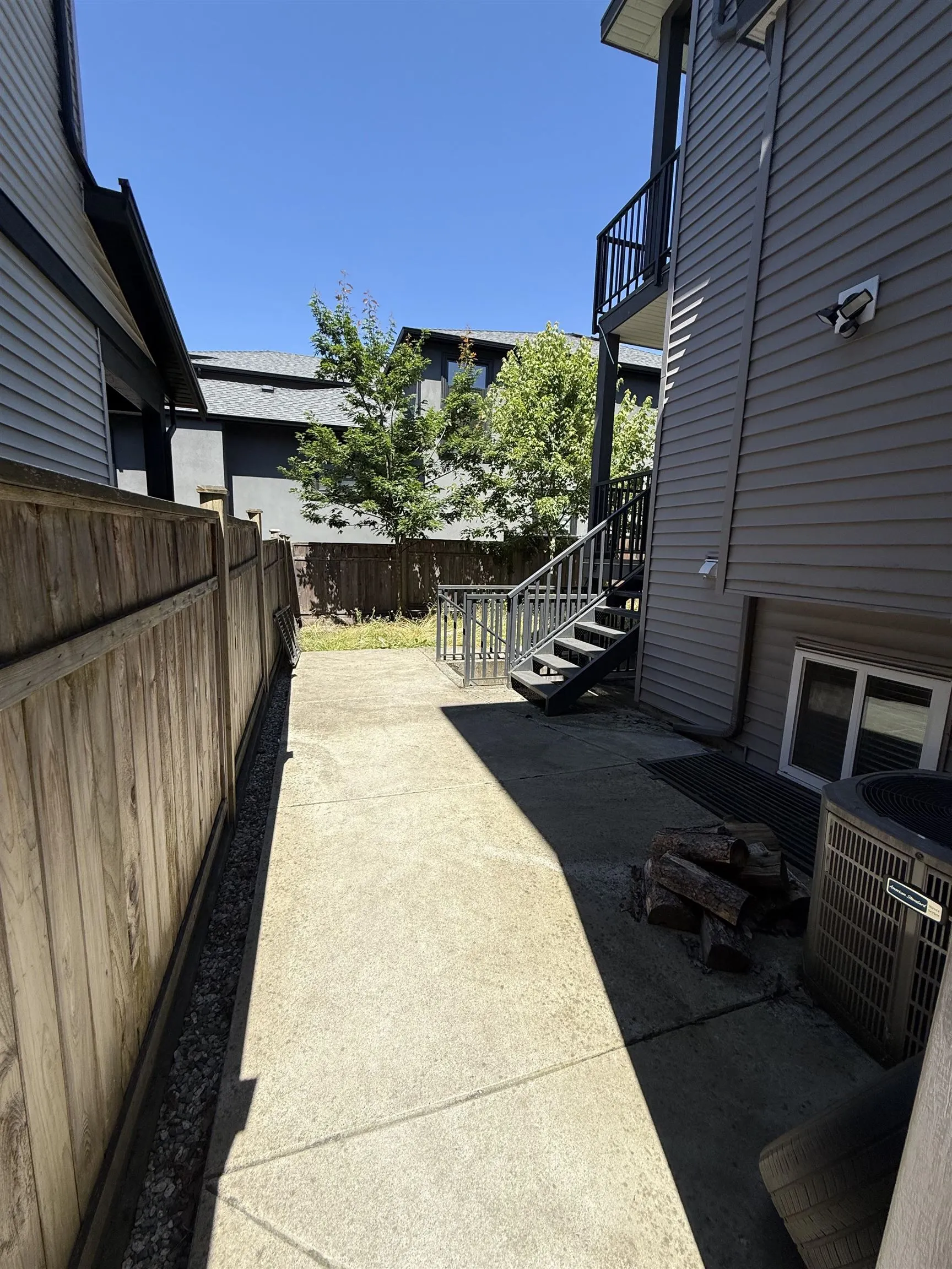 12711 104a Avenue
