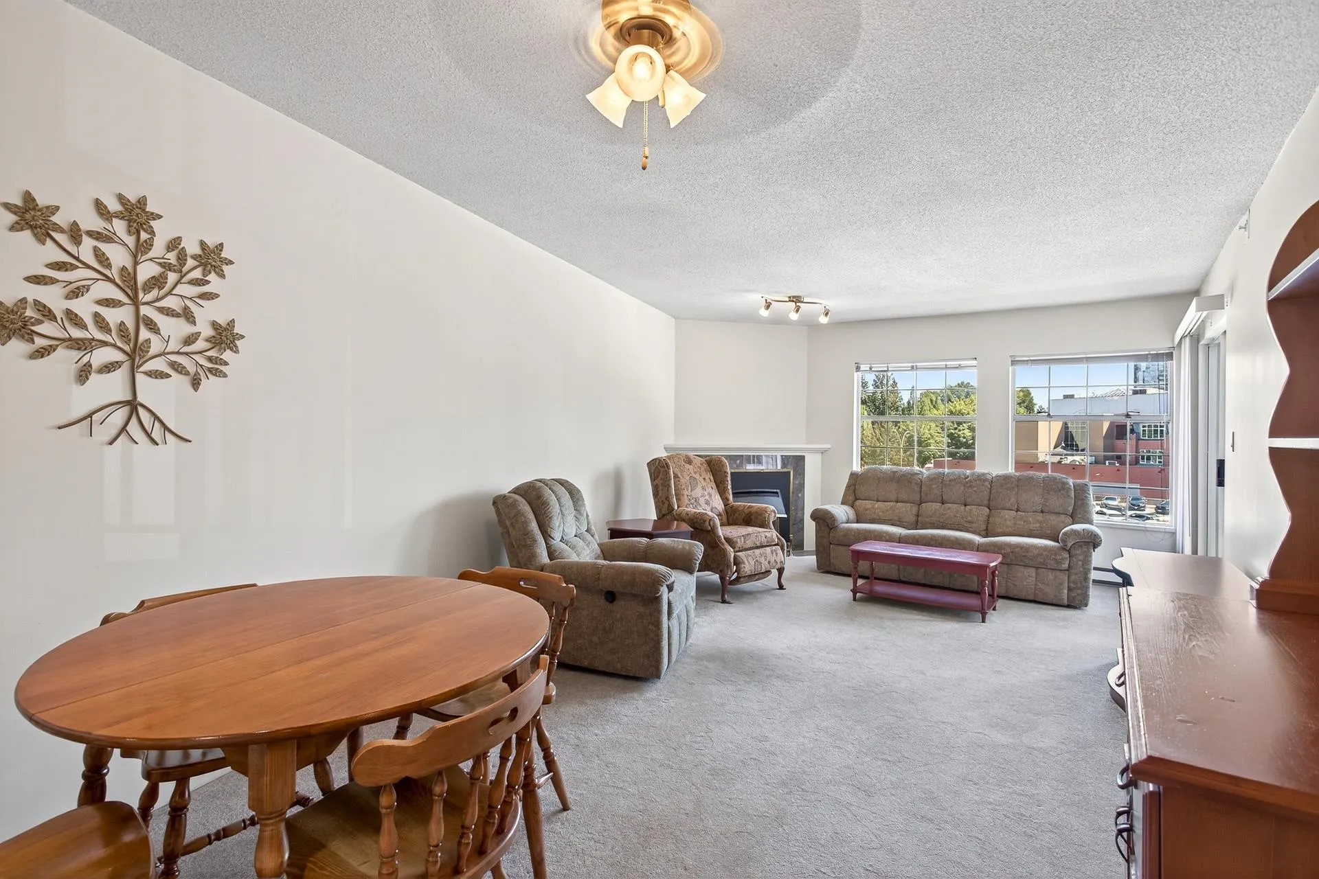 403 2973 Burlington Drive