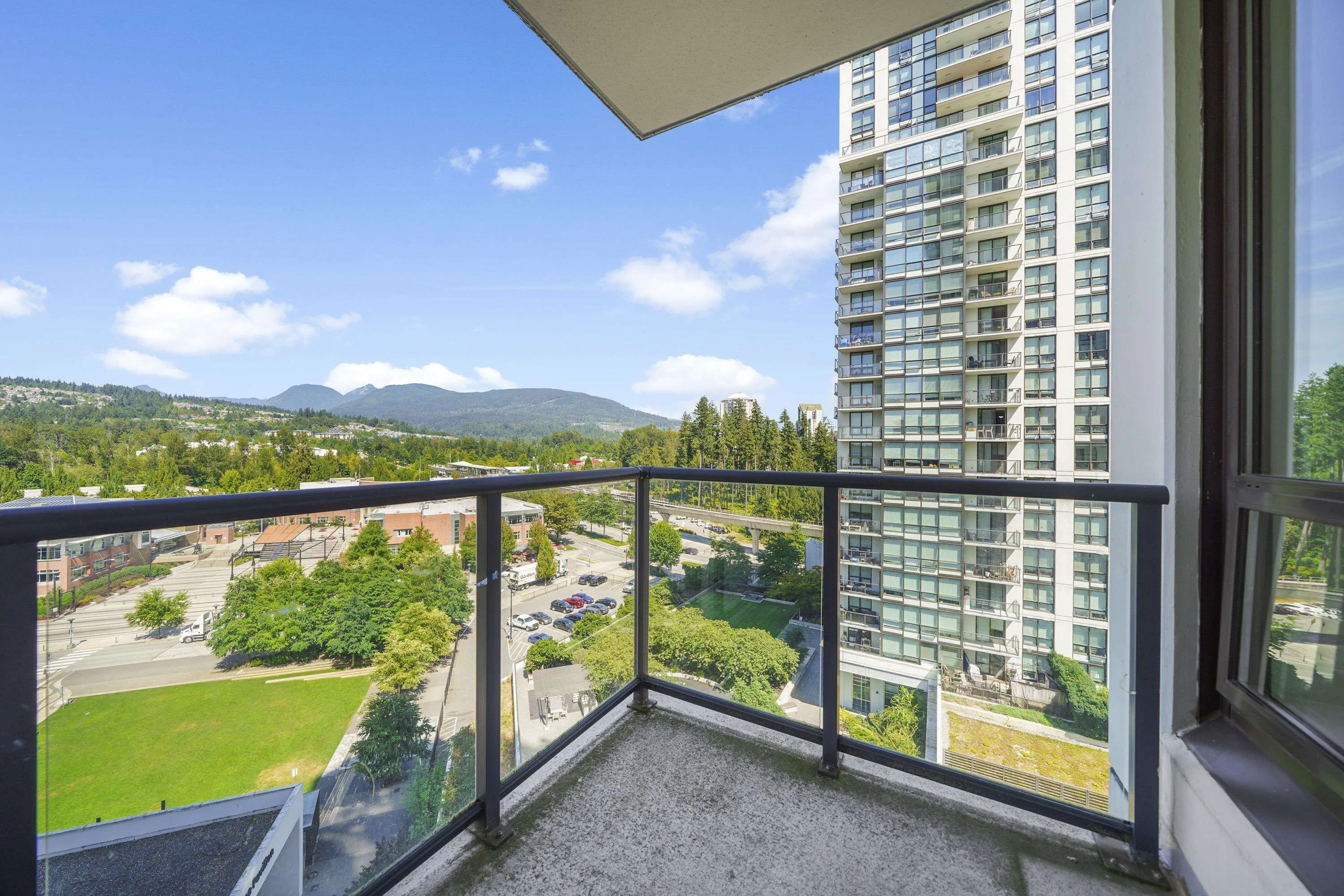 1402 2979 Glen Drive